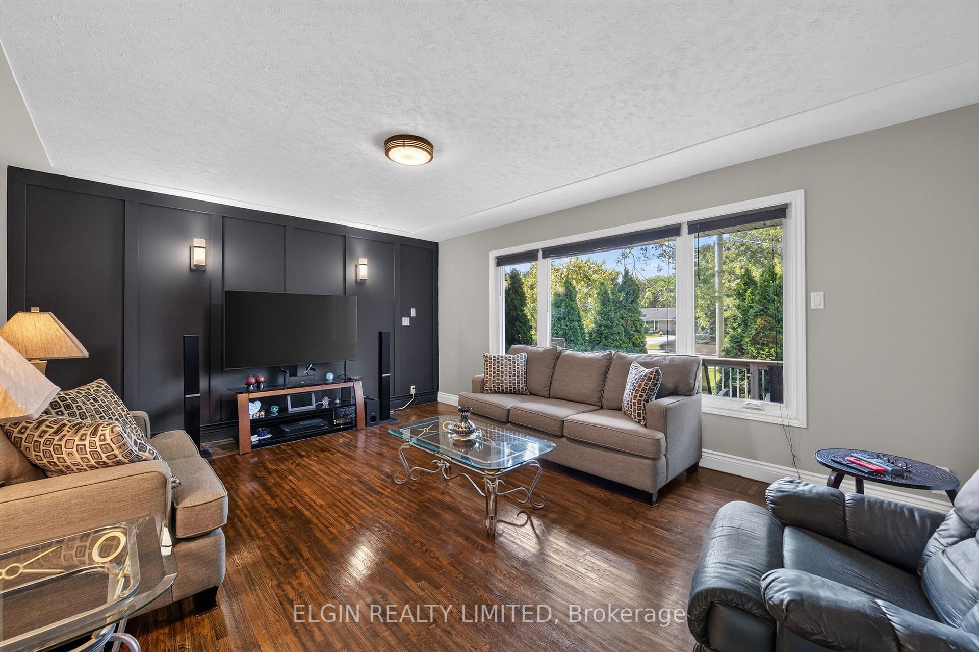 Photo 11 of 664 Elm Street, St. Thomas — HOMEH