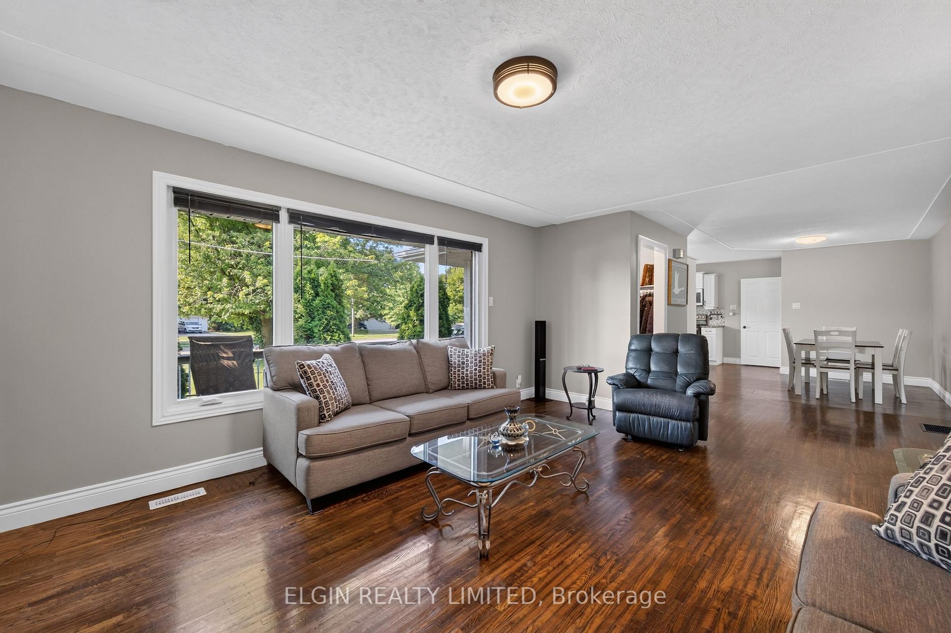 Photo 12 of 664 Elm Street, St. Thomas — HOMEH