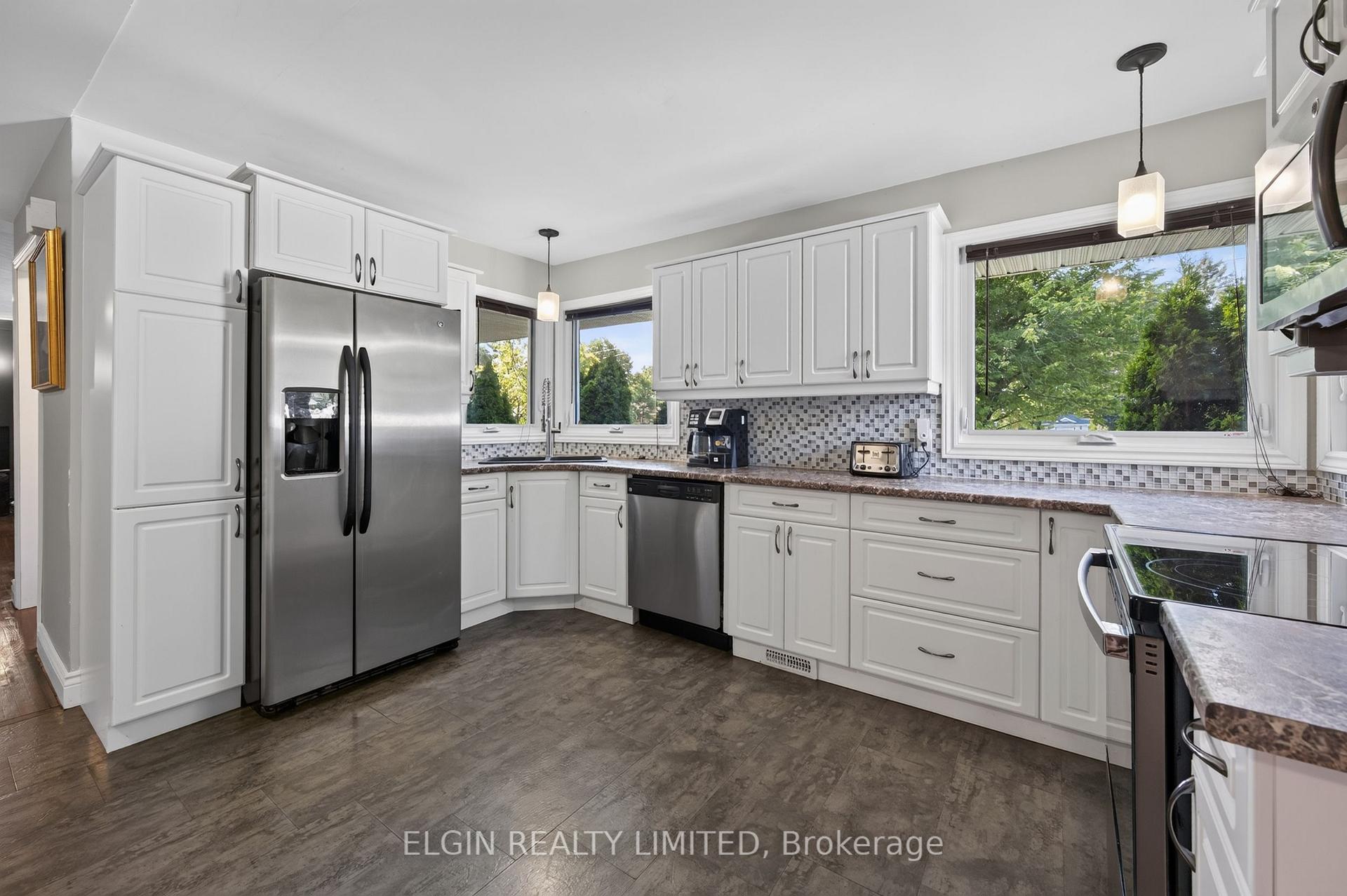 Photo 14 of 664 Elm Street, St. Thomas — HOMEH