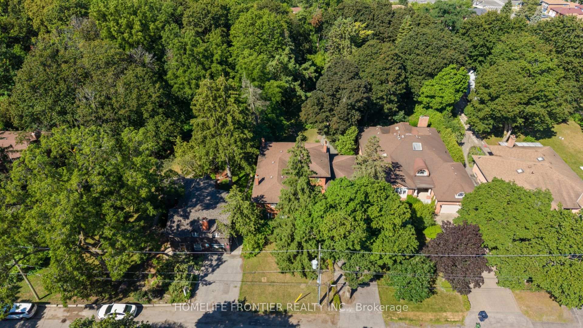 Photo 3 of 36 Riverdale Drive, Etobicoke, Thistletown-Beaumonde Heights — HOMEH