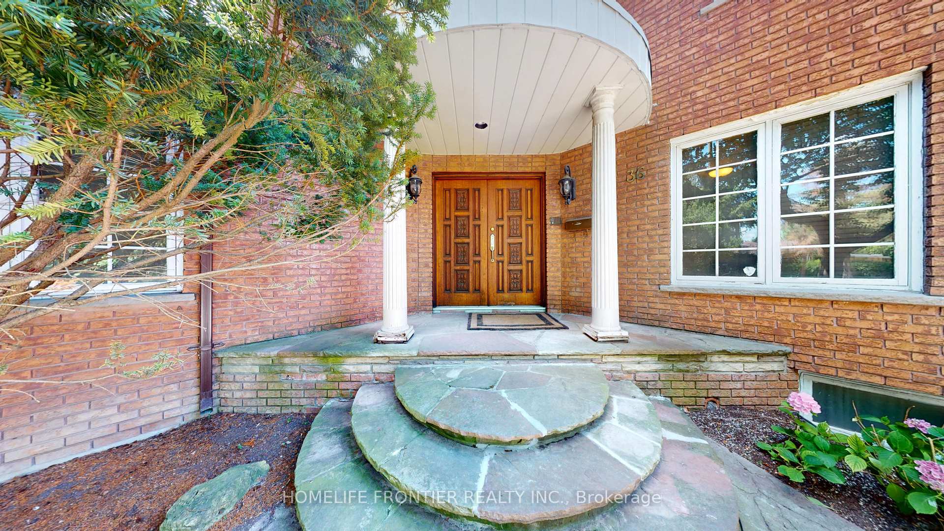 Photo 4 of 36 Riverdale Drive, Etobicoke, Thistletown-Beaumonde Heights — HOMEH