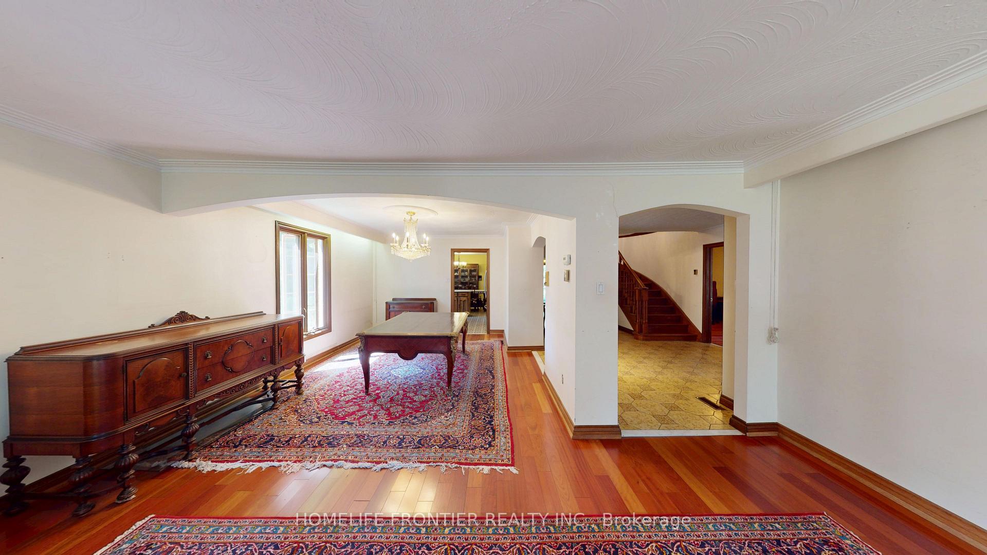Photo 8 of 36 Riverdale Drive, Etobicoke, Thistletown-Beaumonde Heights — HOMEH