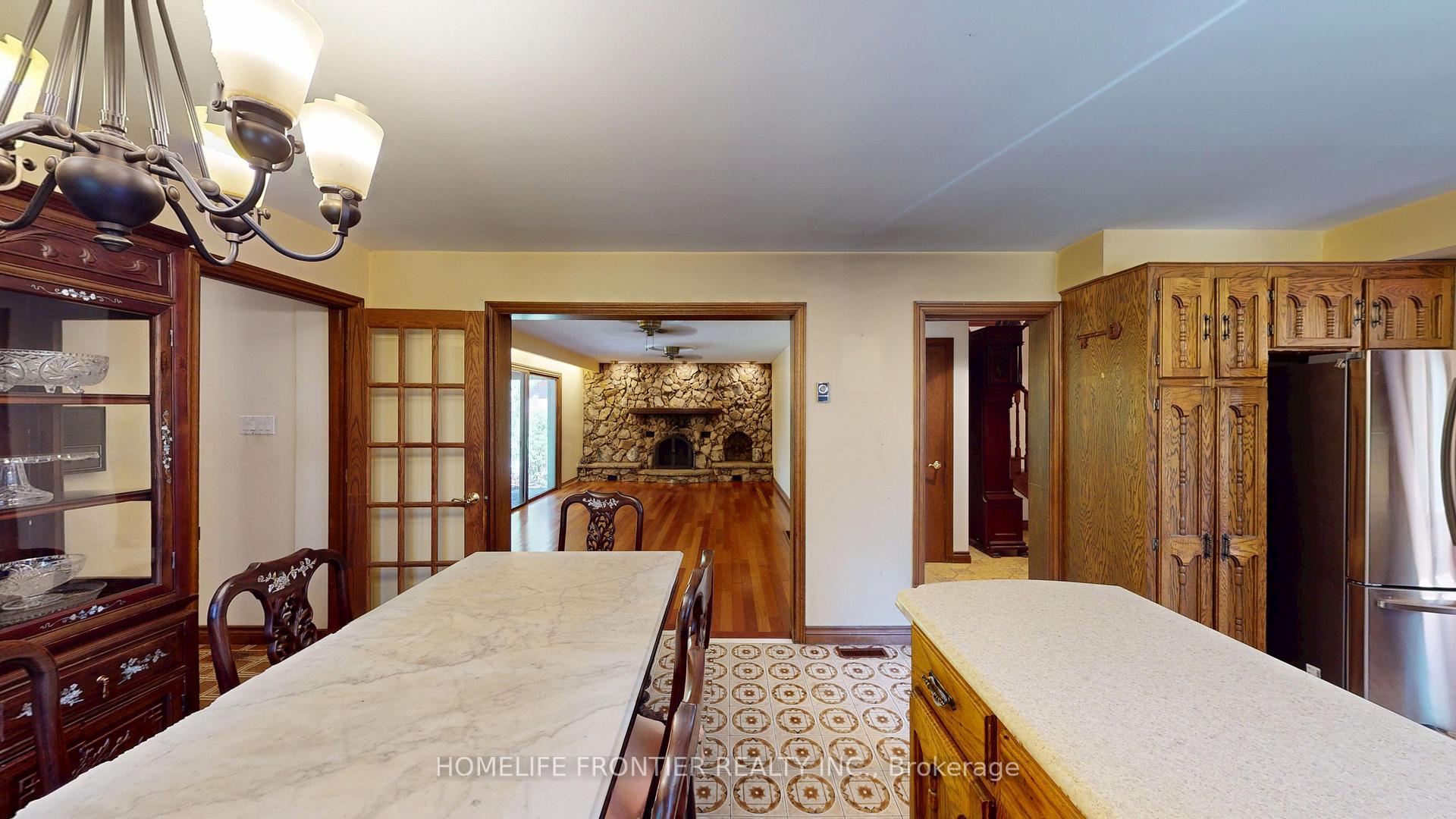 Photo 13 of 36 Riverdale Drive, Etobicoke, Thistletown-Beaumonde Heights — HOMEH