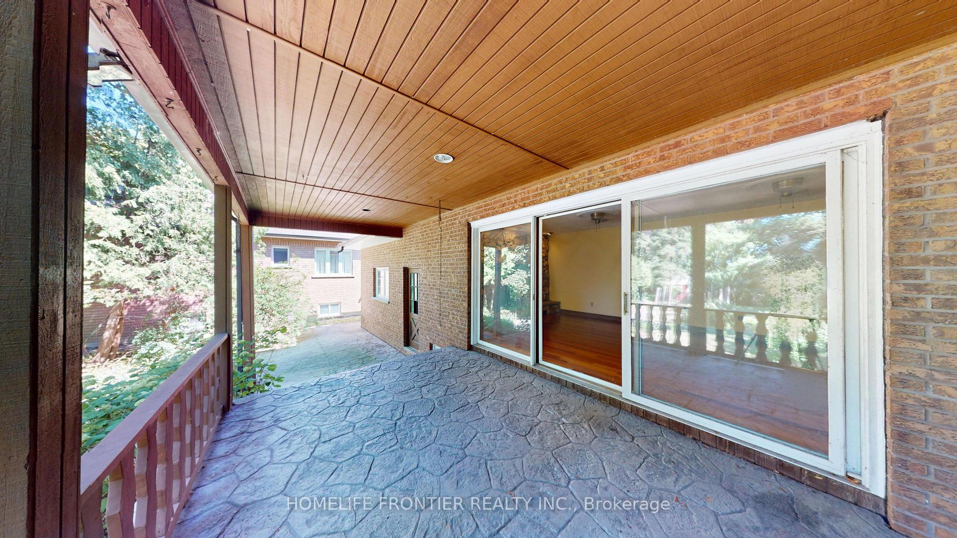 Photo 22 of 36 Riverdale Drive, Etobicoke, Thistletown-Beaumonde Heights — HOMEH