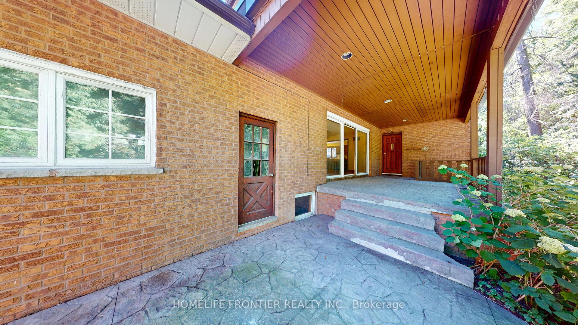 Photo 23 of 36 Riverdale Drive, Etobicoke, Thistletown-Beaumonde Heights — HOMEH
