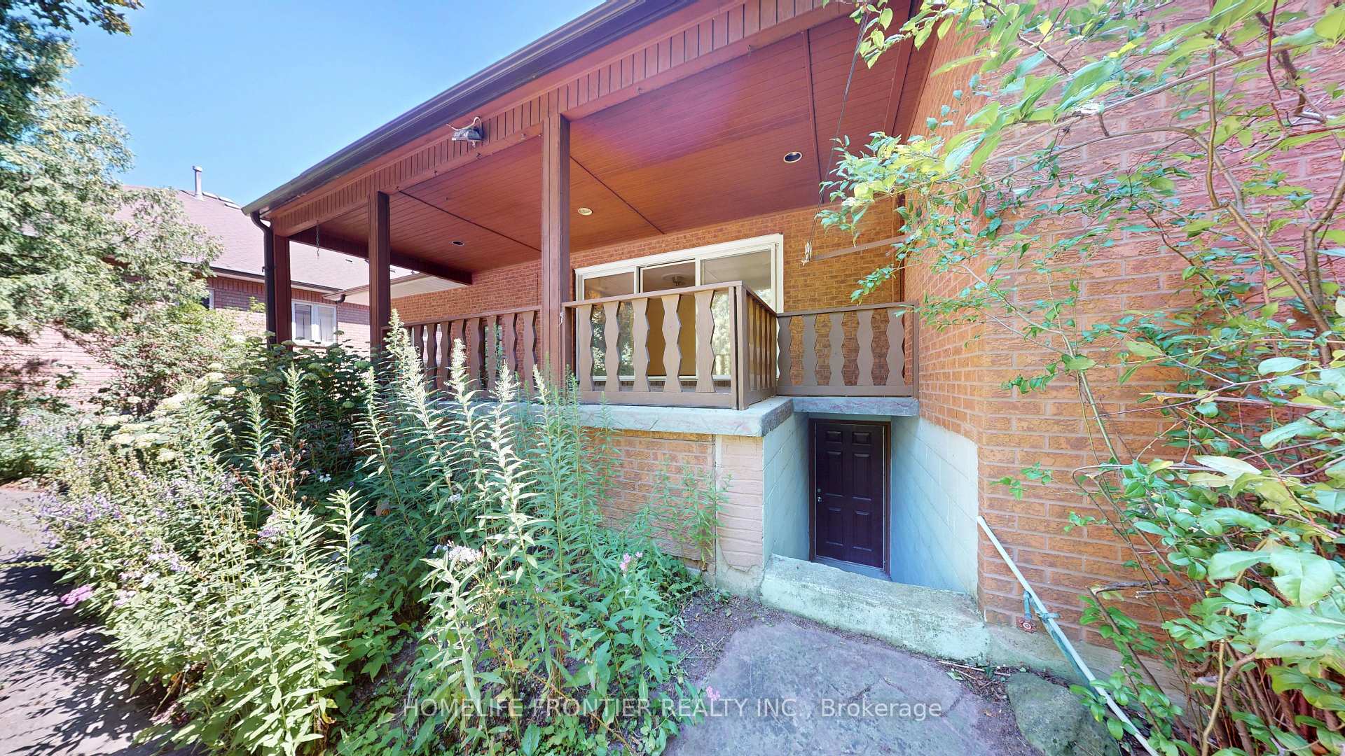 Photo 25 of 36 Riverdale Drive, Etobicoke, Thistletown-Beaumonde Heights — HOMEH