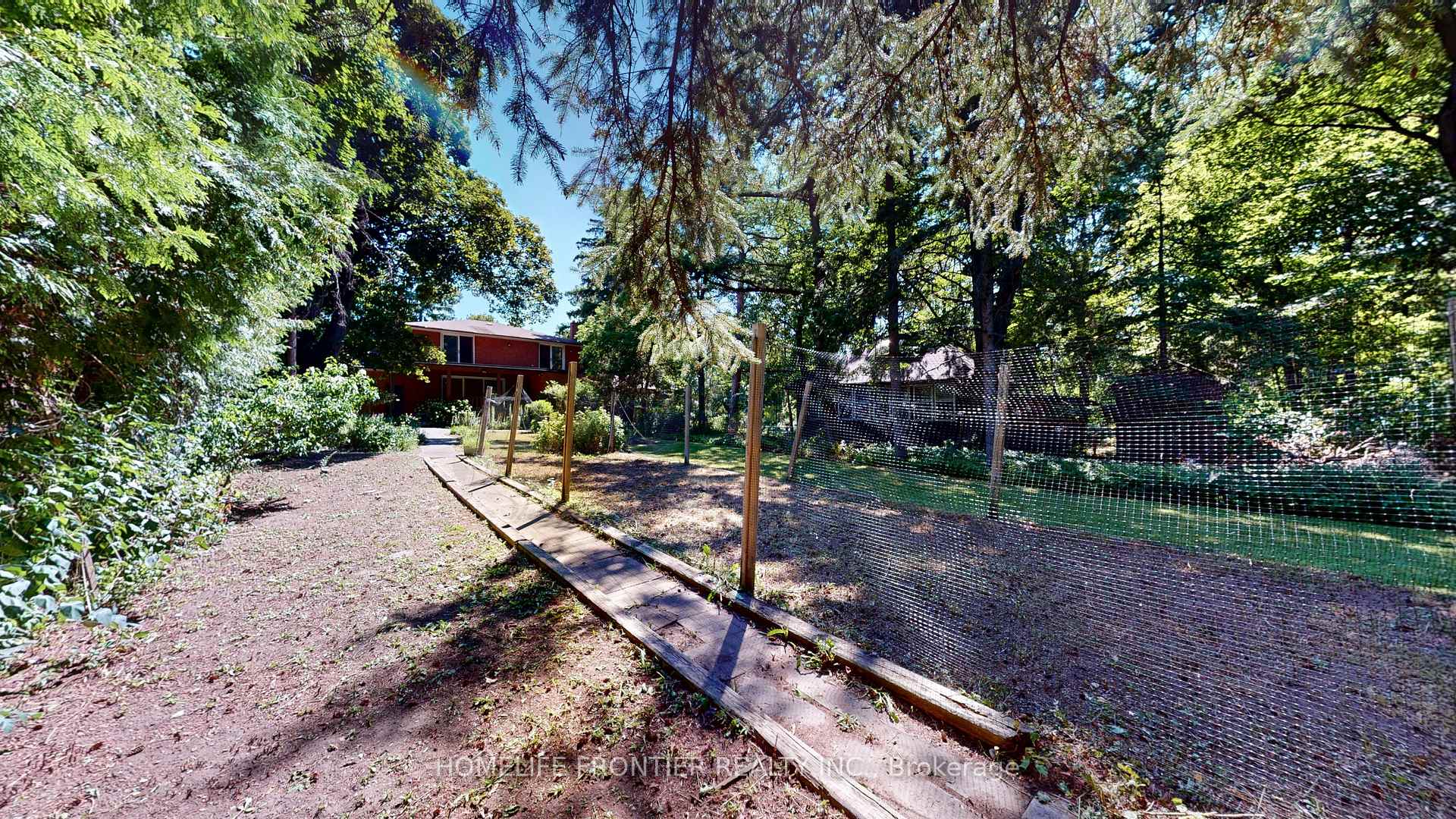 Photo 28 of 36 Riverdale Drive, Etobicoke, Thistletown-Beaumonde Heights — HOMEH