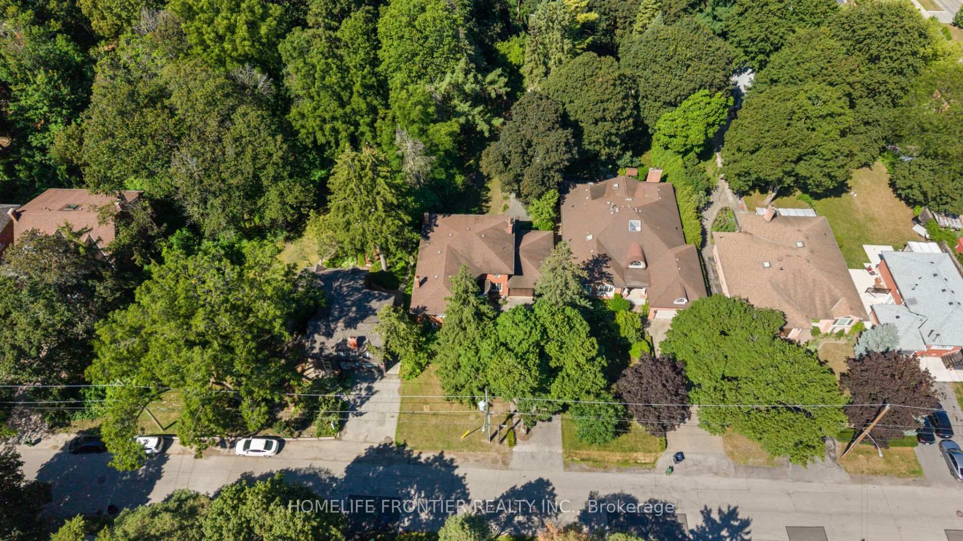 Photo 29 of 36 Riverdale Drive, Etobicoke, Thistletown-Beaumonde Heights — HOMEH