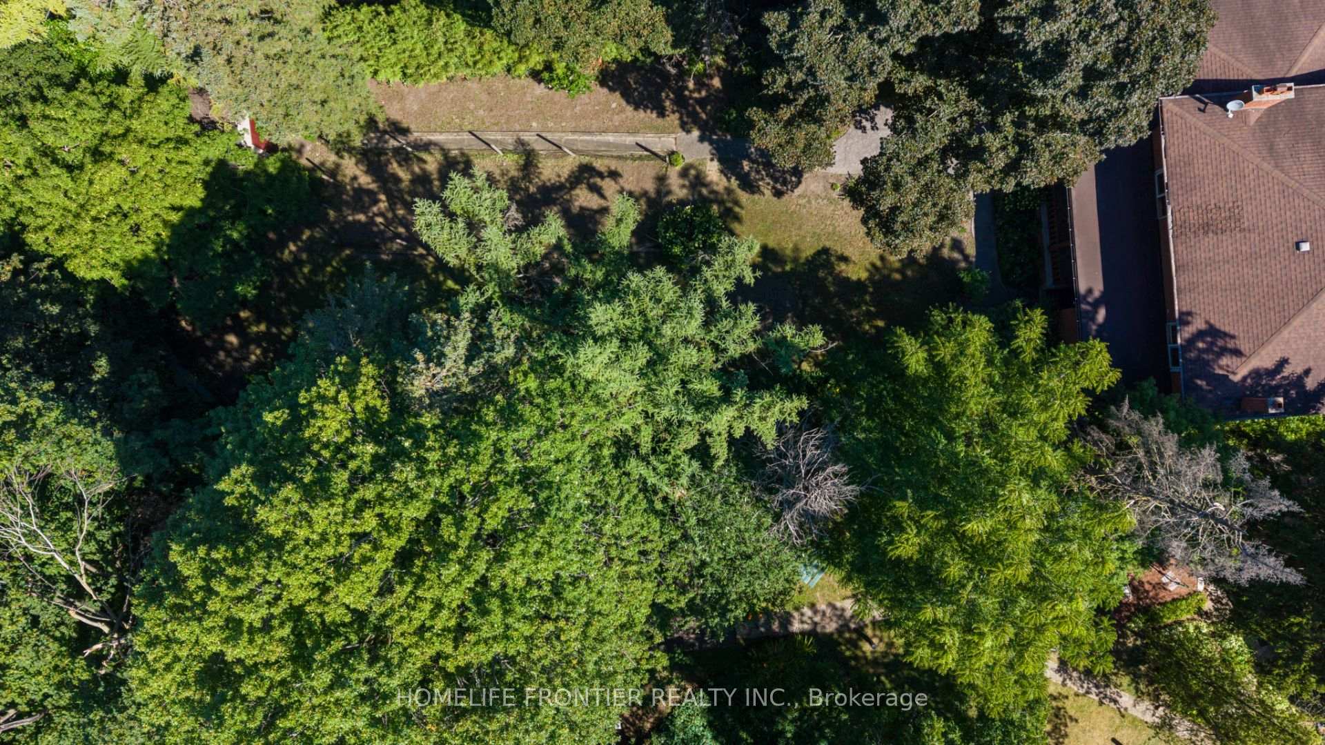 Photo 30 of 36 Riverdale Drive, Etobicoke, Thistletown-Beaumonde Heights — HOMEH