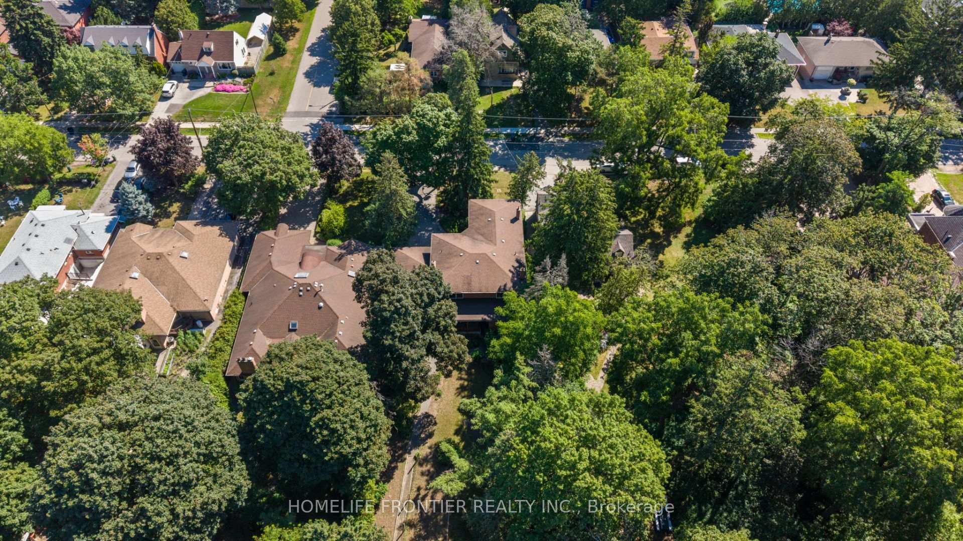 Photo 31 of 36 Riverdale Drive, Etobicoke, Thistletown-Beaumonde Heights — HOMEH