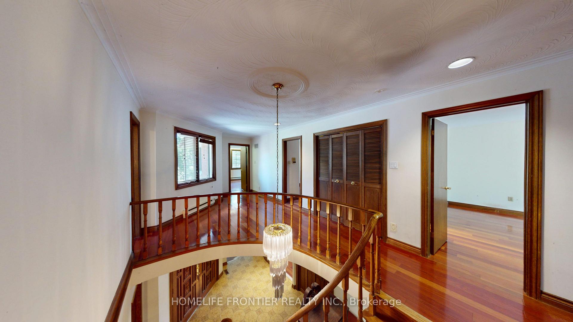 Photo 32 of 36 Riverdale Drive, Etobicoke, Thistletown-Beaumonde Heights — HOMEH