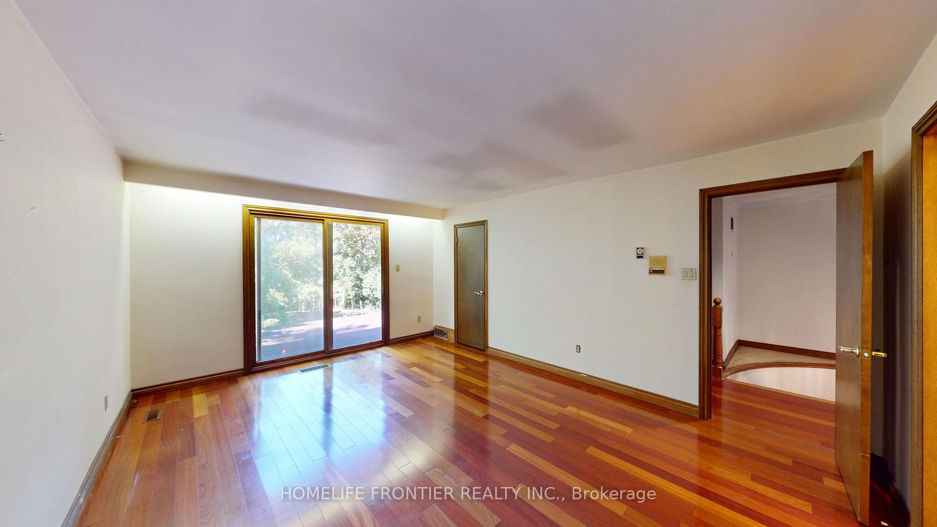 Photo 33 of 36 Riverdale Drive, Etobicoke, Thistletown-Beaumonde Heights — HOMEH