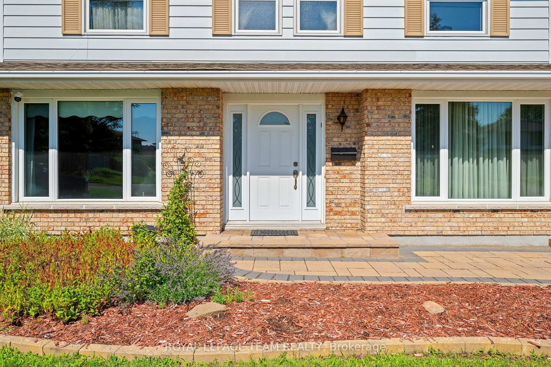 Photo 4 of 22 Markham Avenue, Ottawa, Craig Henry/Woodvale — HOMEH