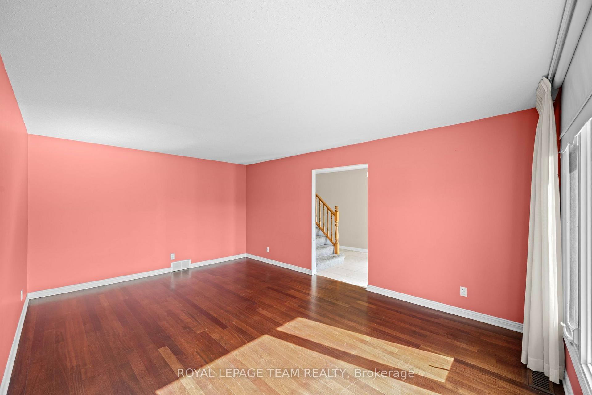 Photo 9 of 22 Markham Avenue, Ottawa, Craig Henry/Woodvale — HOMEH