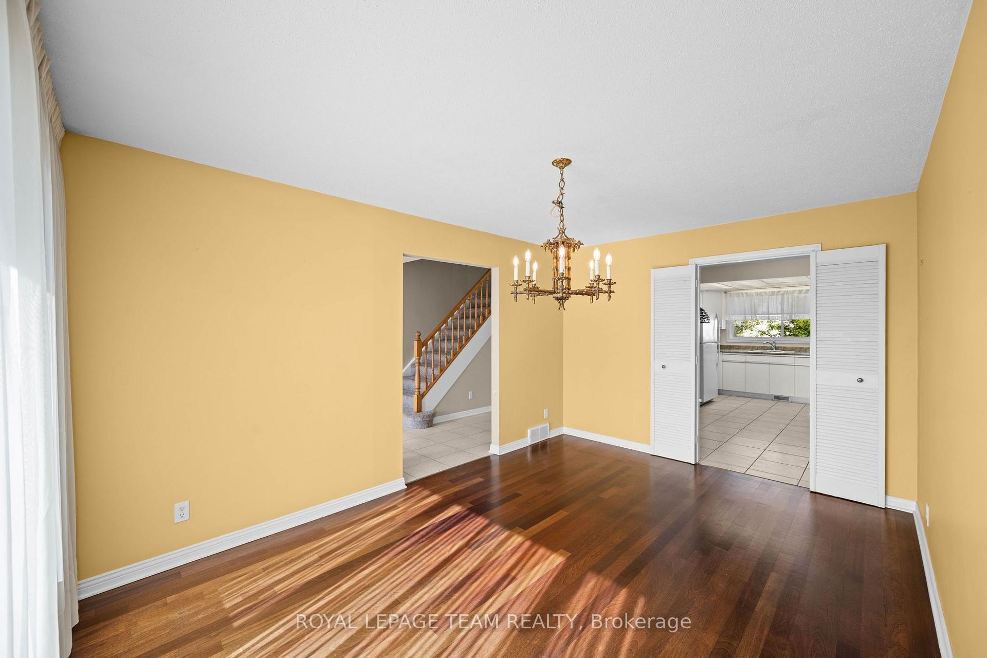 Photo 11 of 22 Markham Avenue, Ottawa, Craig Henry/Woodvale — HOMEH