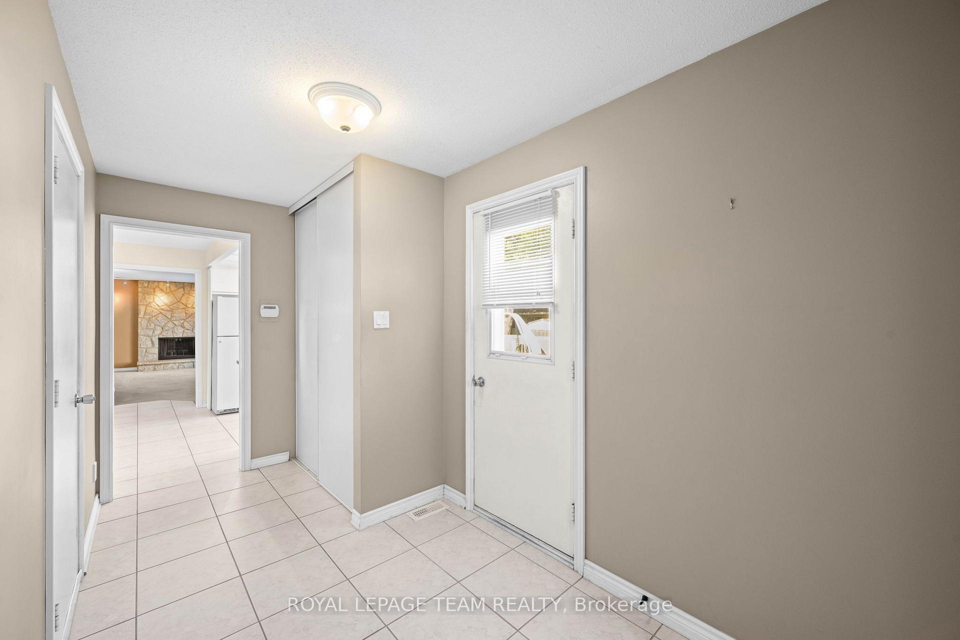 Photo 18 of 22 Markham Avenue, Ottawa, Craig Henry/Woodvale — HOMEH