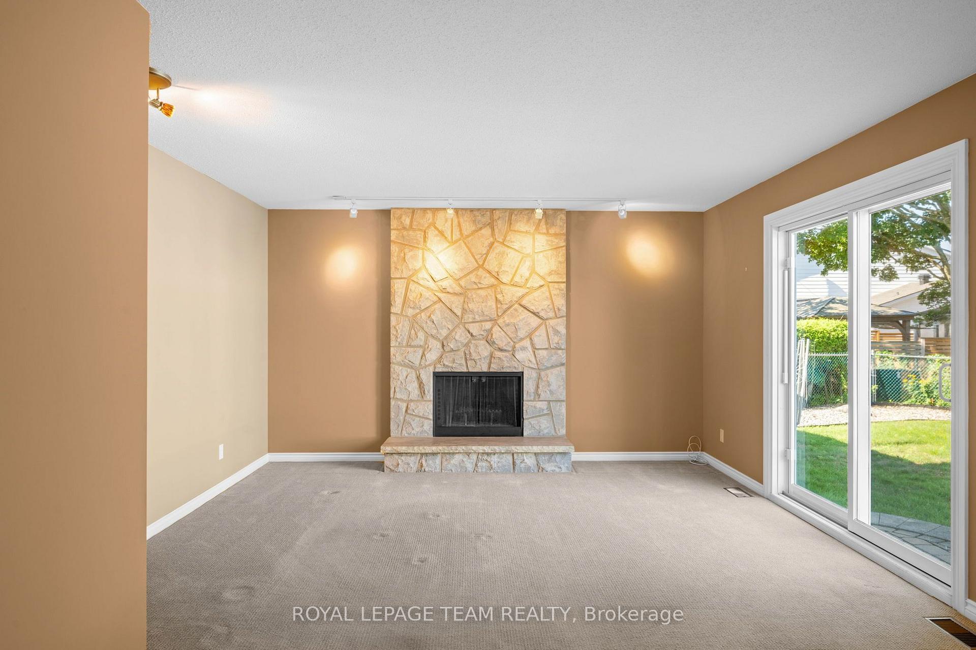 Photo 20 of 22 Markham Avenue, Ottawa, Craig Henry/Woodvale — HOMEH