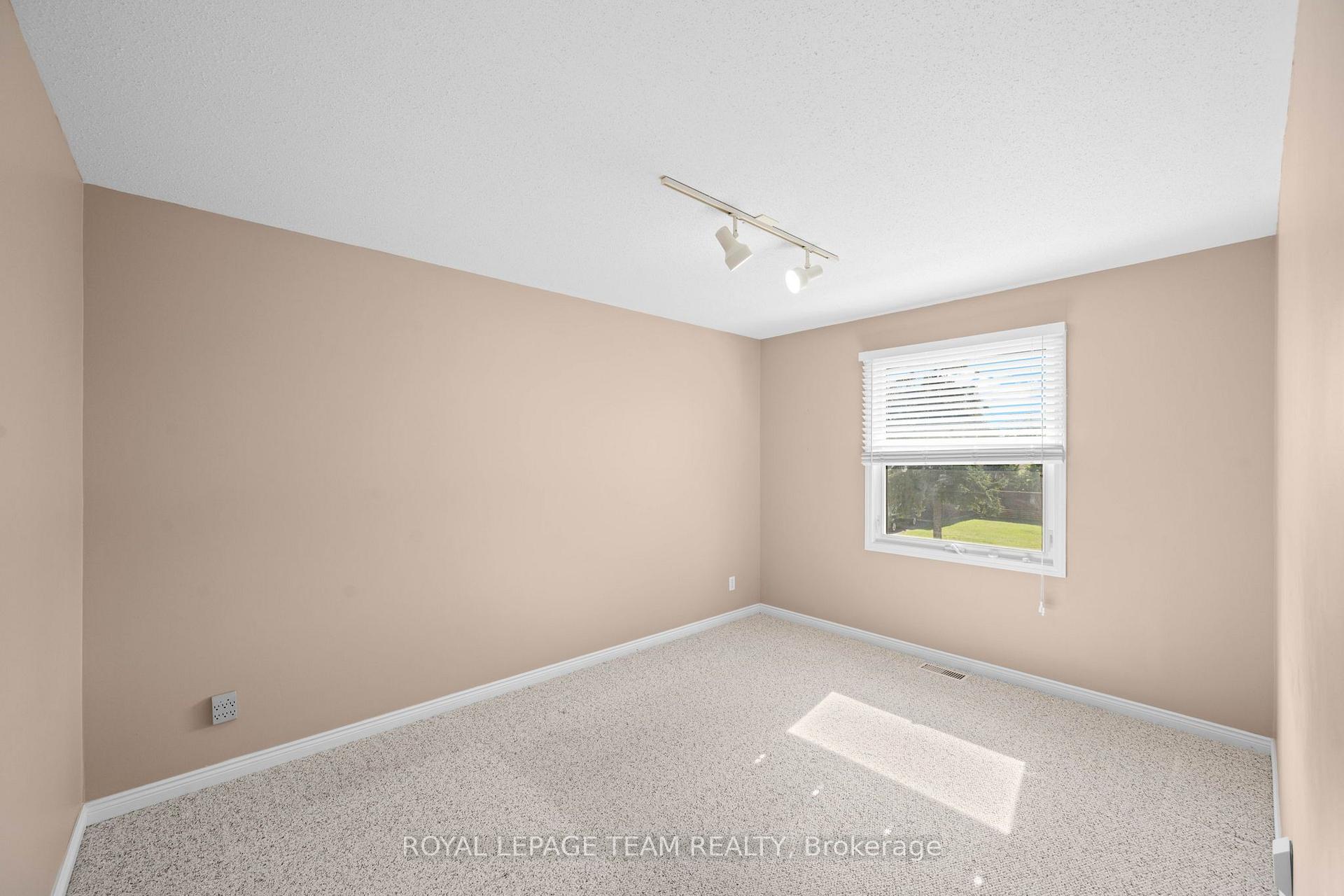 Photo 28 of 22 Markham Avenue, Ottawa, Craig Henry/Woodvale — HOMEH