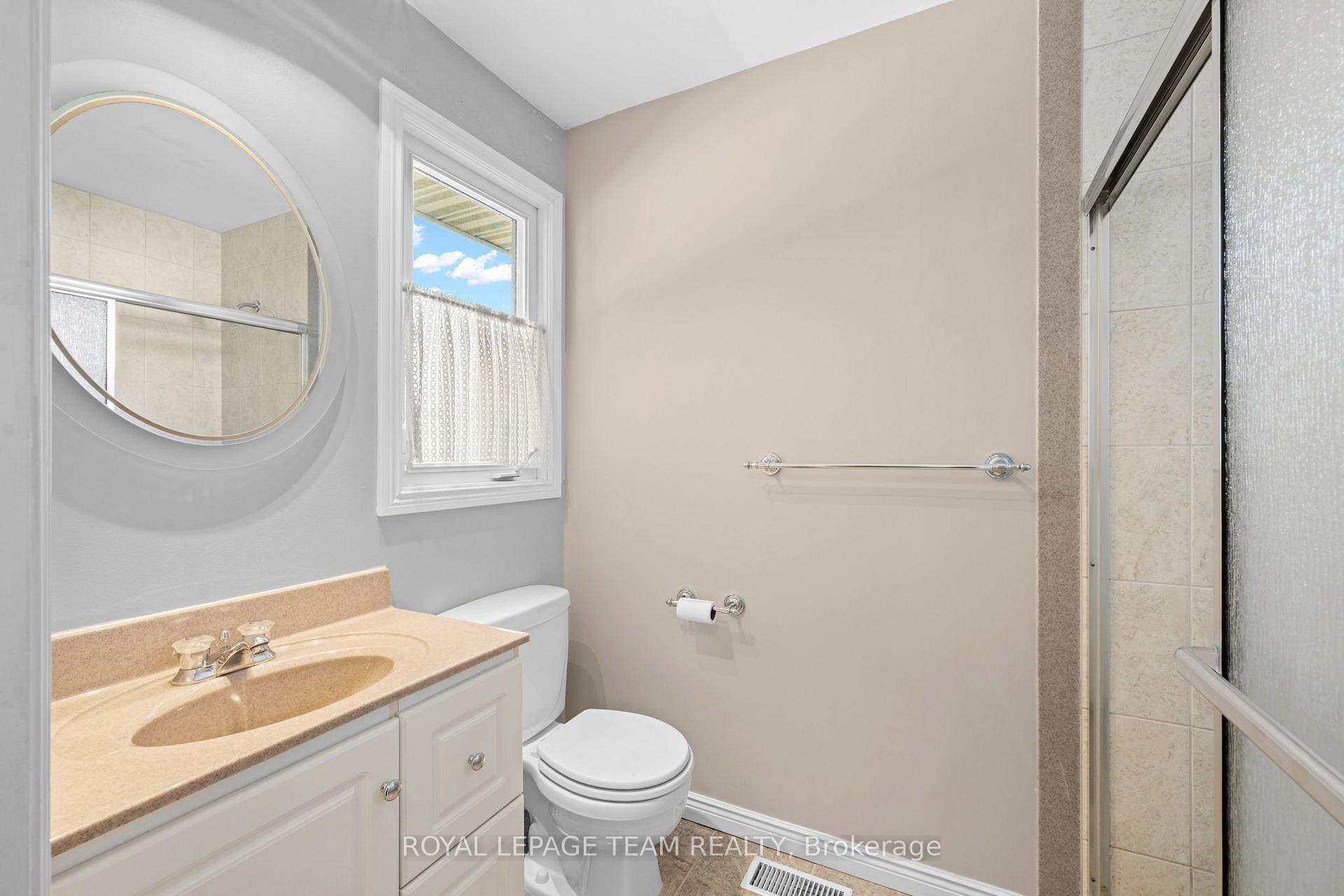 Photo 32 of 22 Markham Avenue, Ottawa, Craig Henry/Woodvale — HOMEH