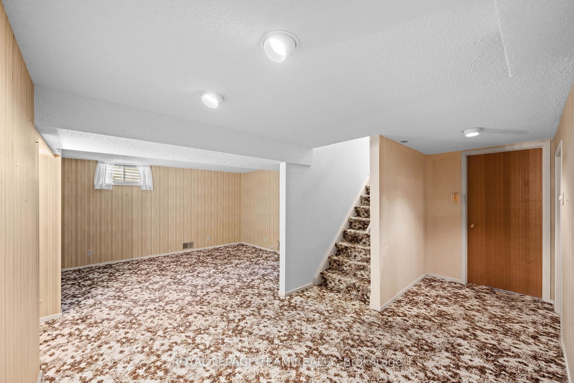 Photo 35 of 22 Markham Avenue, Ottawa, Craig Henry/Woodvale — HOMEH