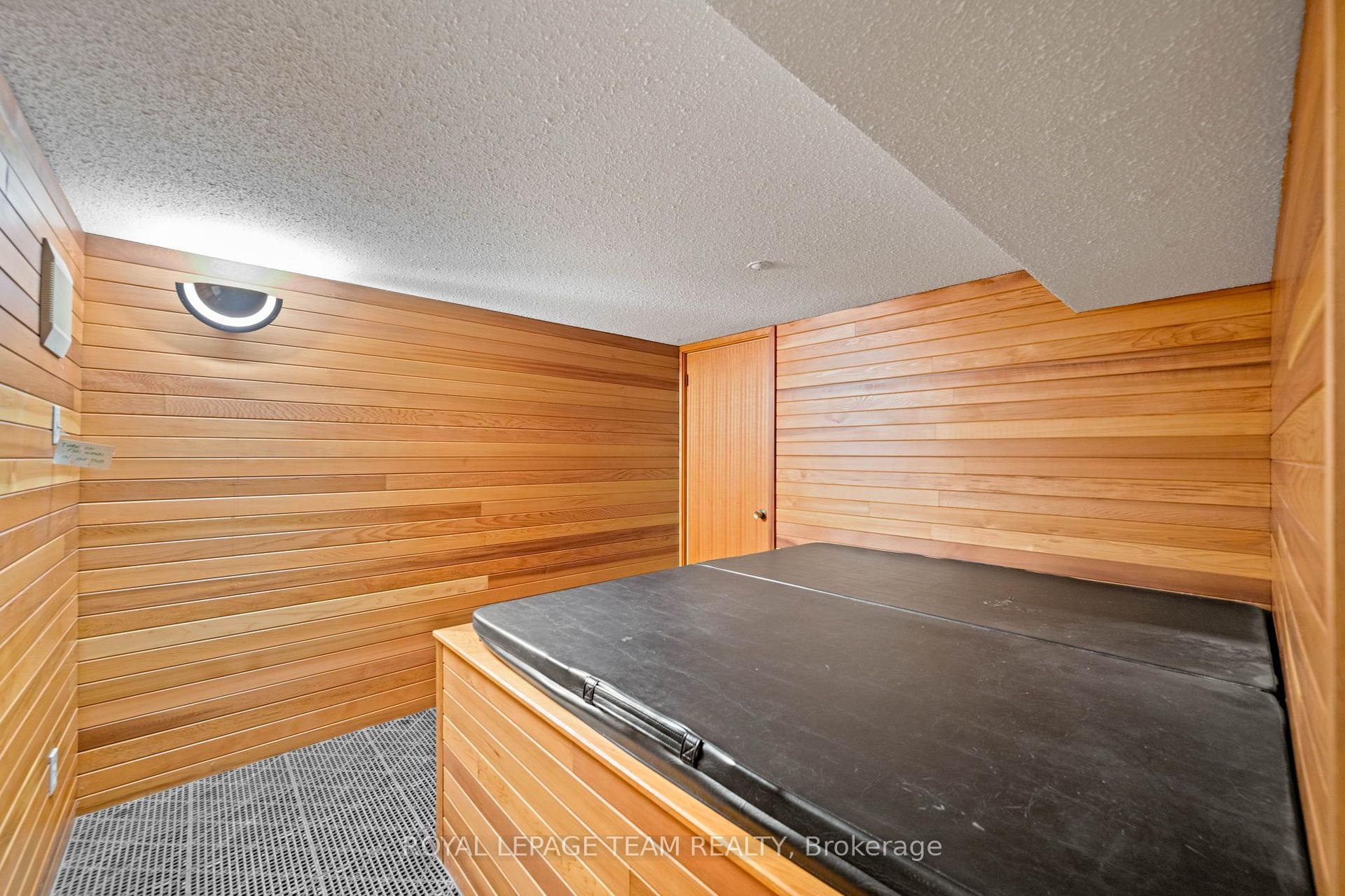 Photo 38 of 22 Markham Avenue, Ottawa, Craig Henry/Woodvale — HOMEH