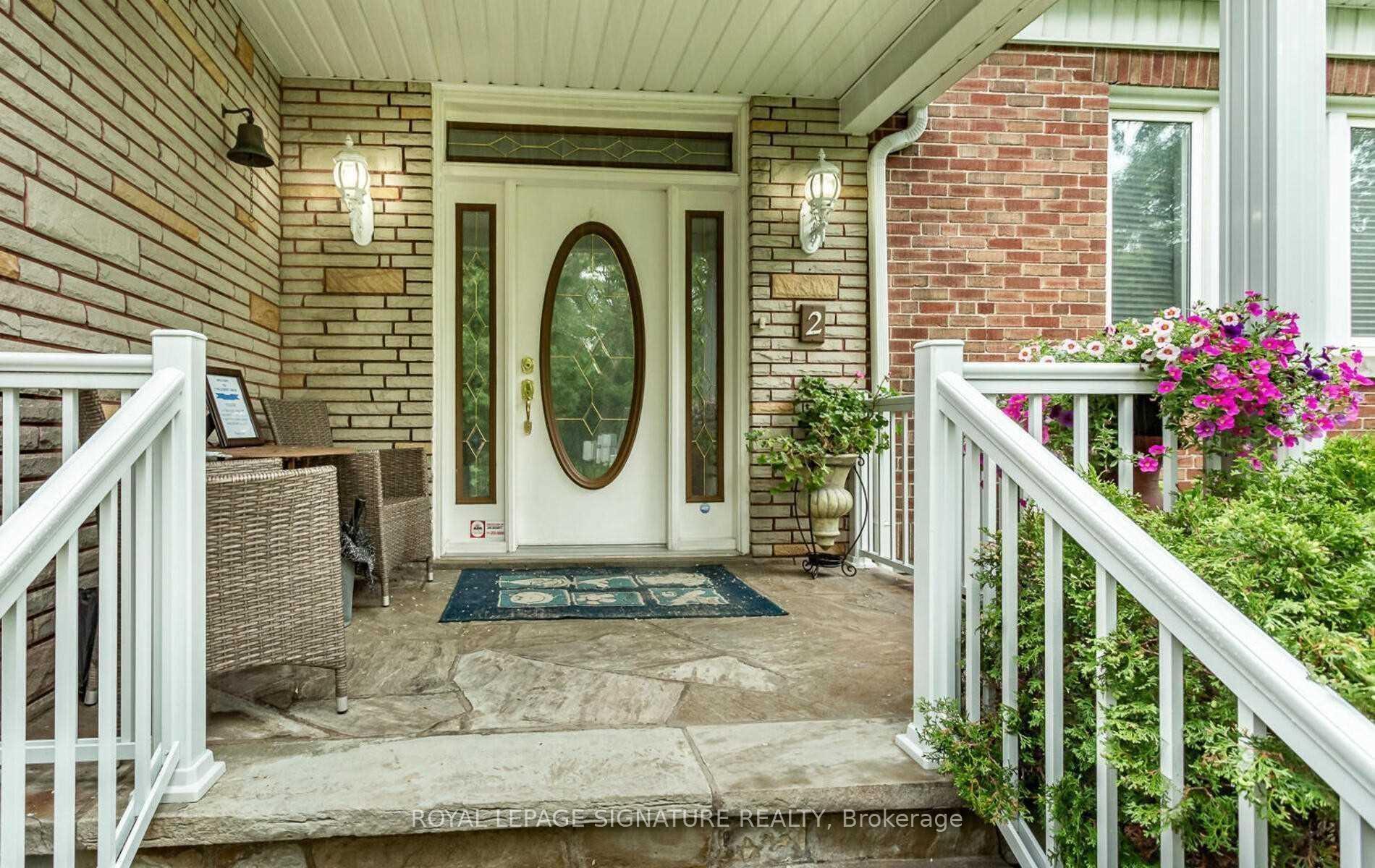 Photo 3 of 2 Hillcrest Drive, Toronto, Wychwood — HOMEH