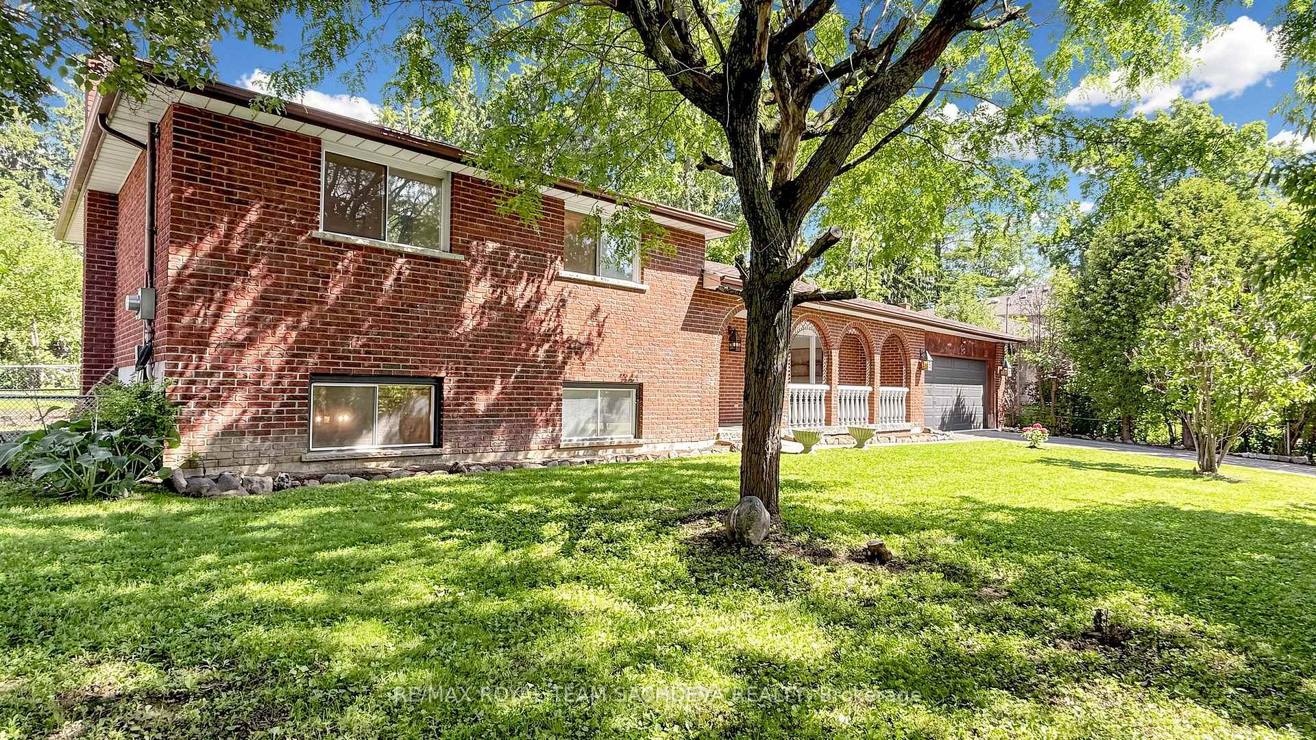 Photo 4 of 68 Fergalea Avenue, Scarborough, West Hill — HOMEH