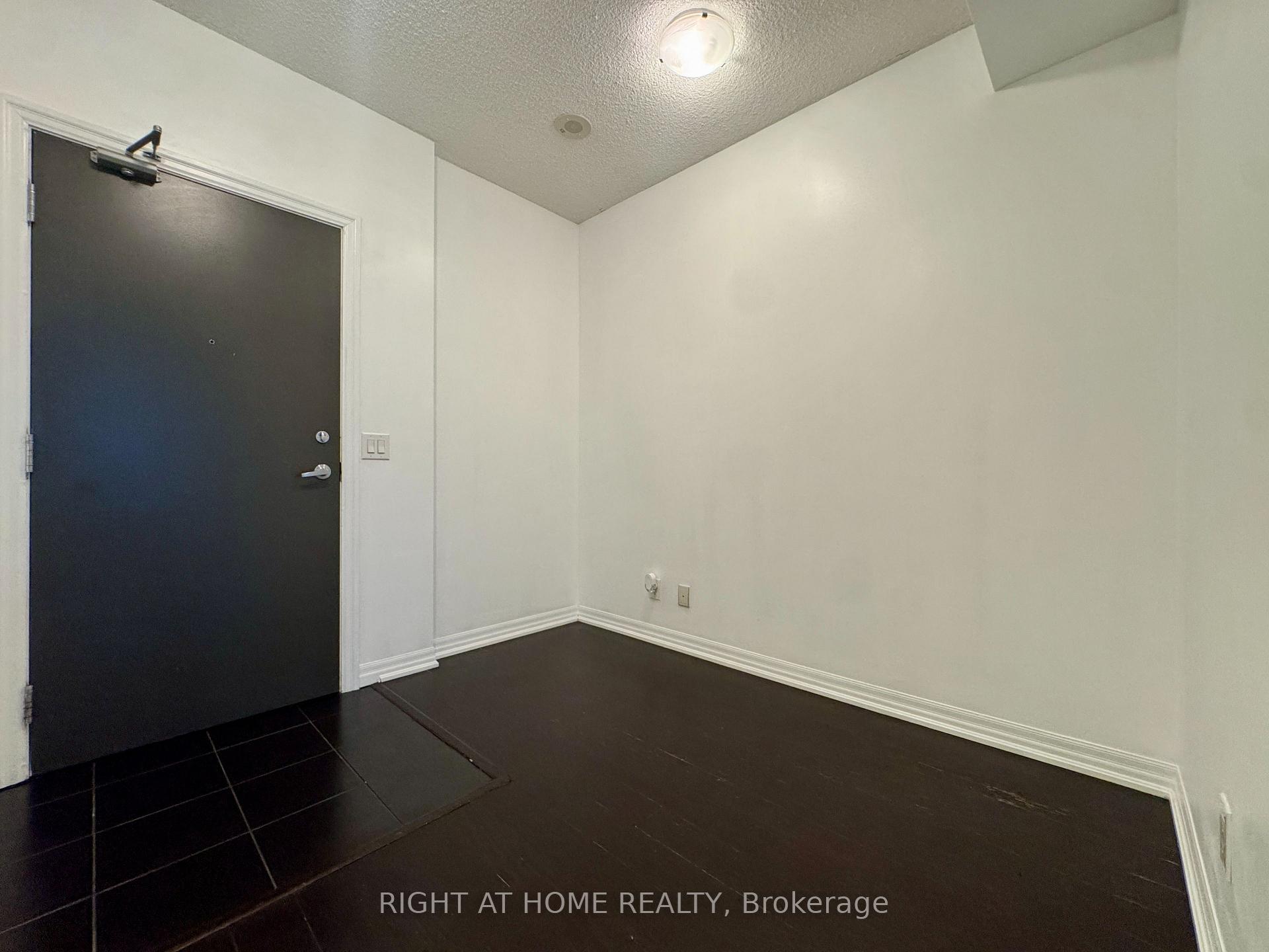 Photo 3 of Unit 1710, 223 Webb Drive, Mississauga, City Centre — HOMEH