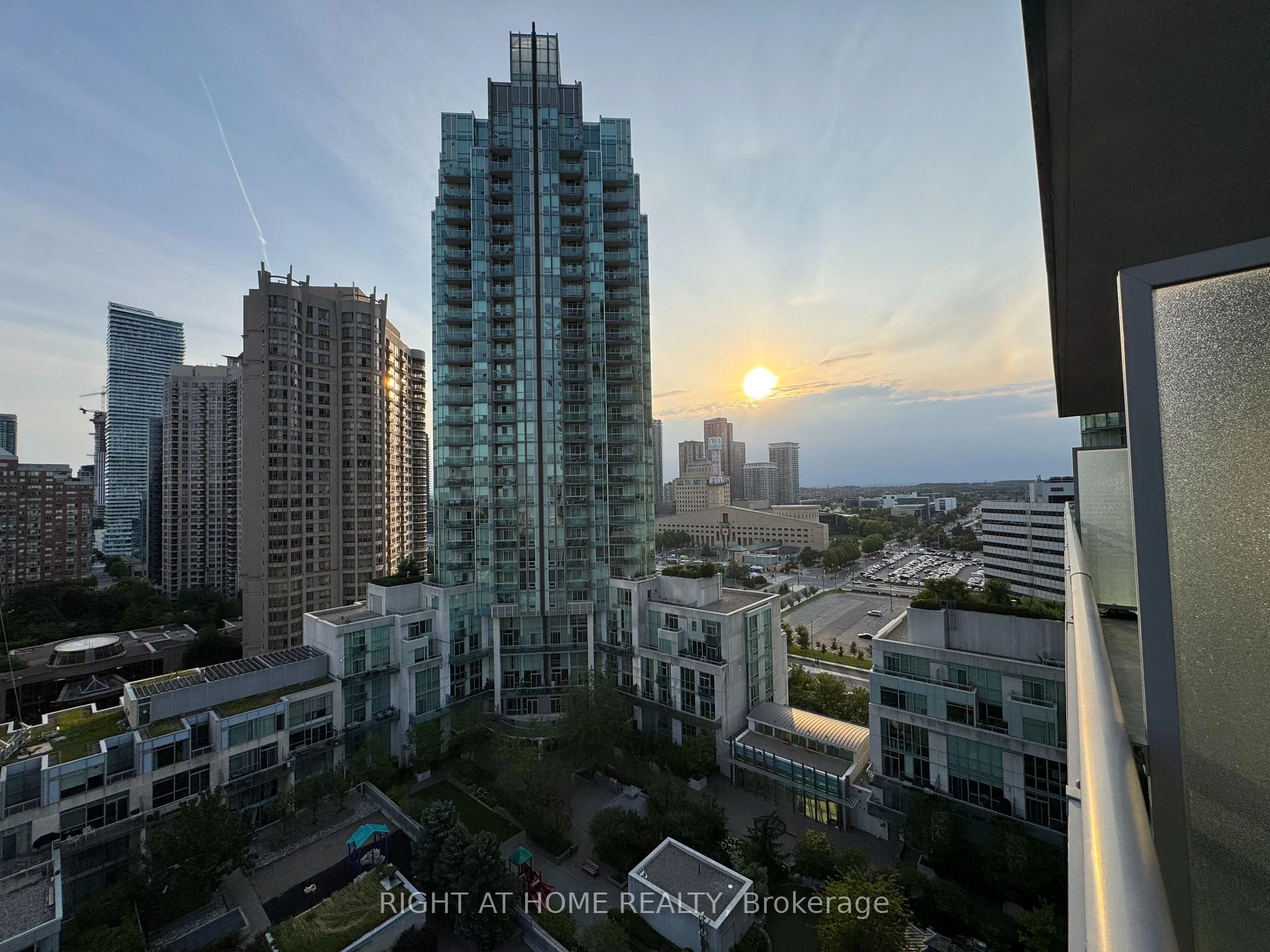 Photo 26 of Unit 1710, 223 Webb Drive, Mississauga, City Centre — HOMEH