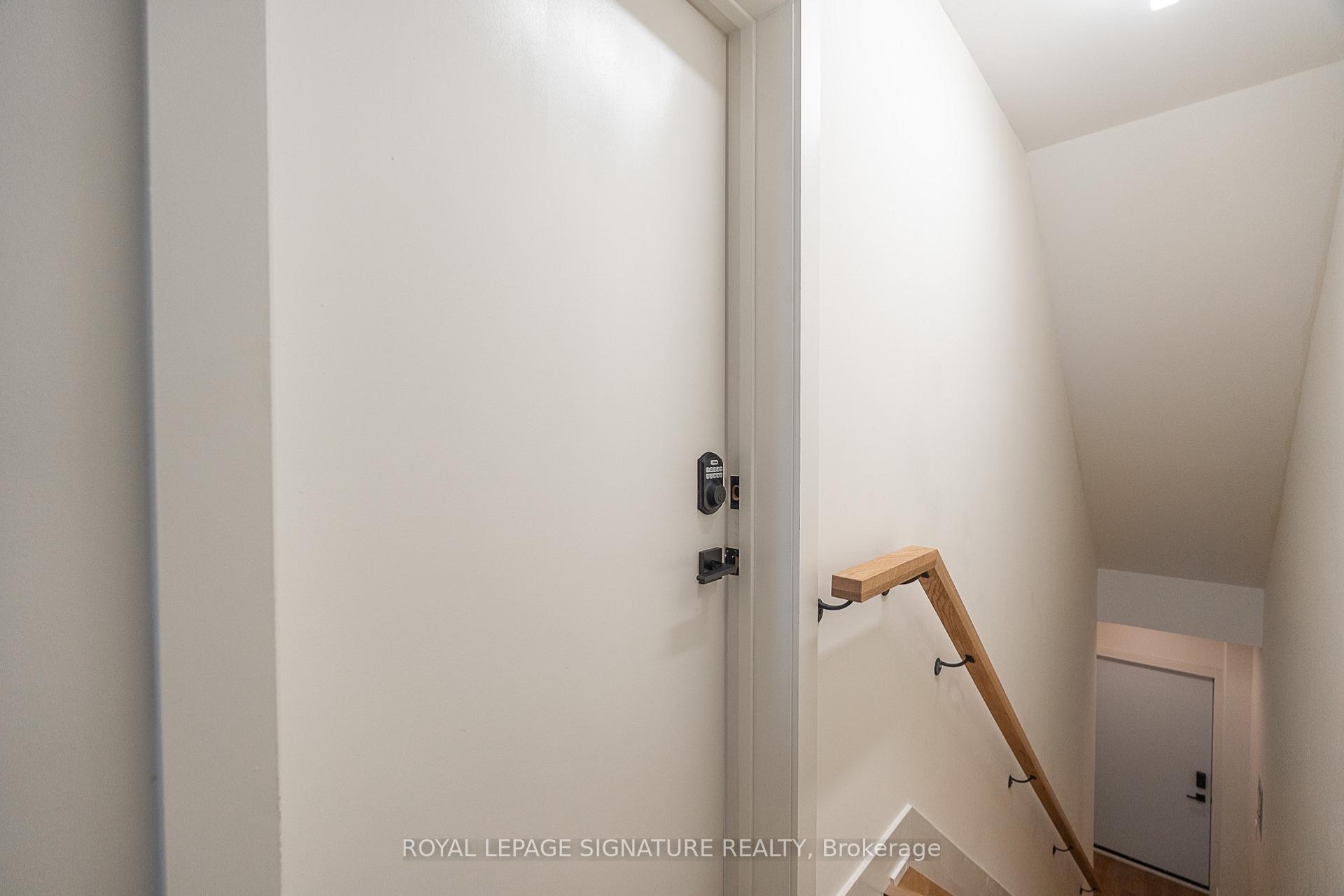 Photo 3 of Unit #5, 7 Earnscliffe Road, Toronto, Oakwood Village — HOMEH