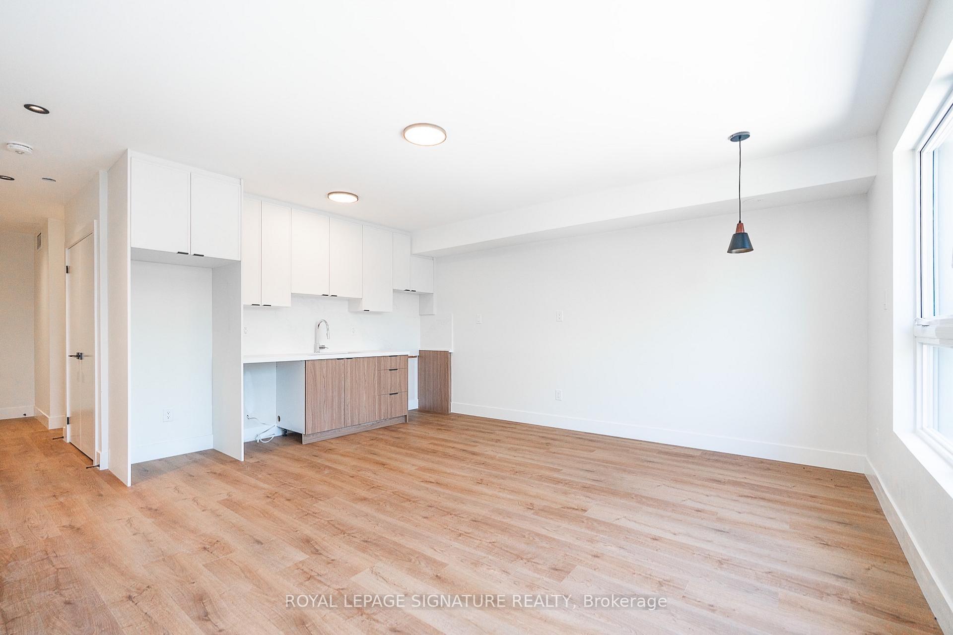 Photo 7 of Unit #5, 7 Earnscliffe Road, Toronto, Oakwood Village — HOMEH