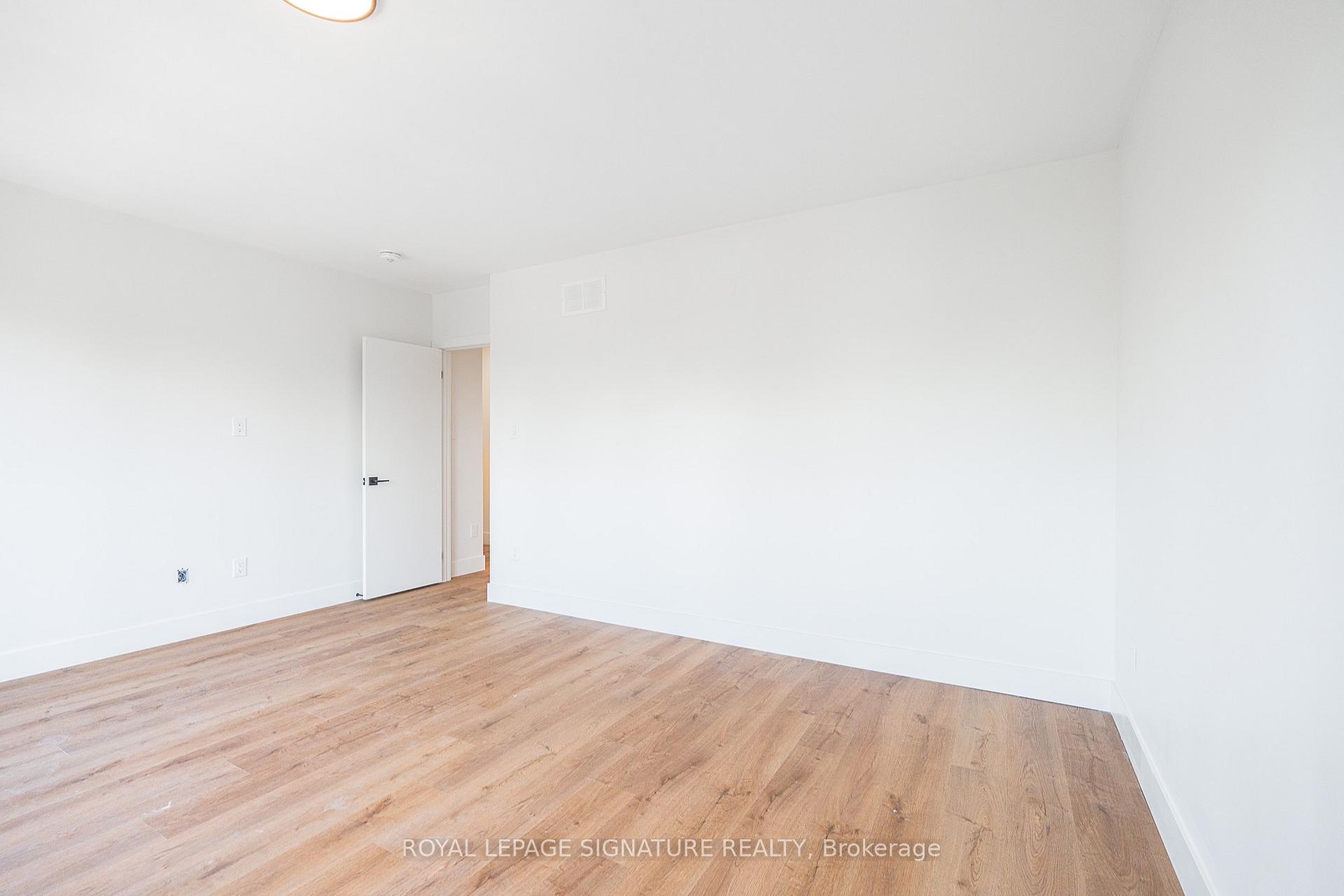Photo 15 of Unit #5, 7 Earnscliffe Road, Toronto, Oakwood Village — HOMEH
