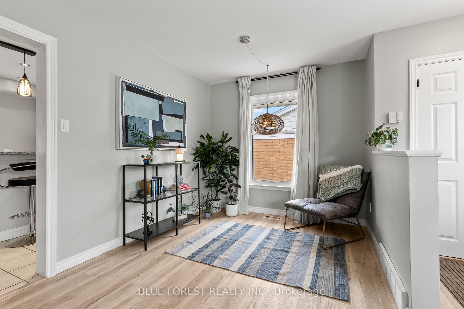 Photo 7 of 436 Baseline Road E, London, South G — HOMEH