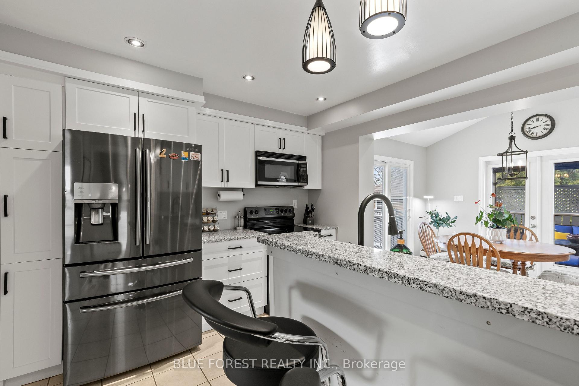 Photo 11 of 436 Baseline Road E, London, South G — HOMEH