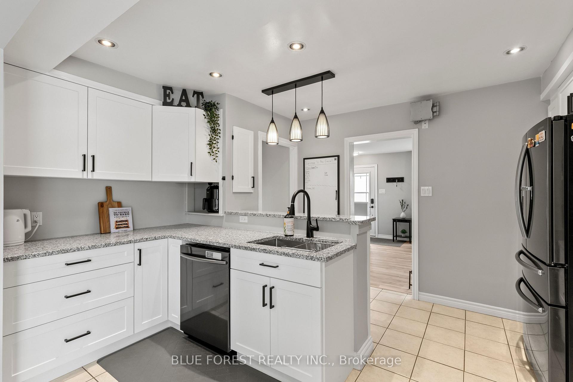 Photo 13 of 436 Baseline Road E, London, South G — HOMEH
