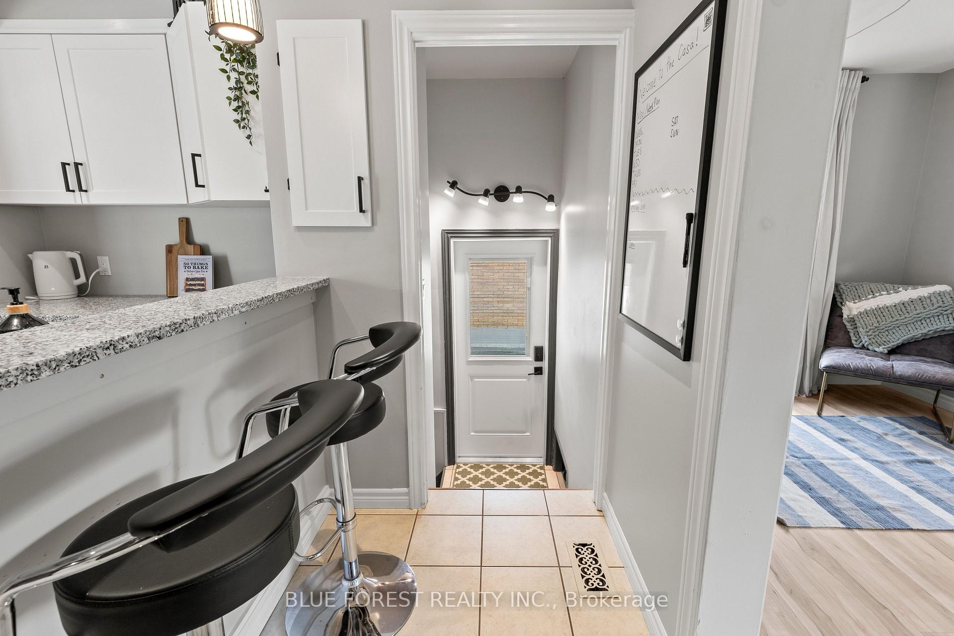 Photo 14 of 436 Baseline Road E, London, South G — HOMEH