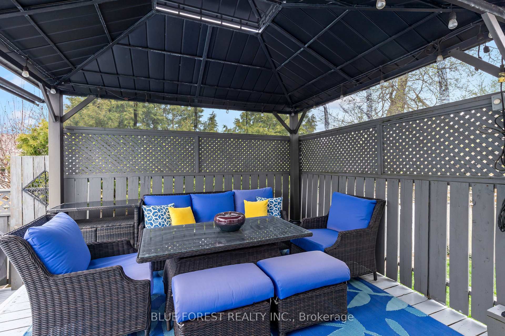 Photo 17 of 436 Baseline Road E, London, South G — HOMEH