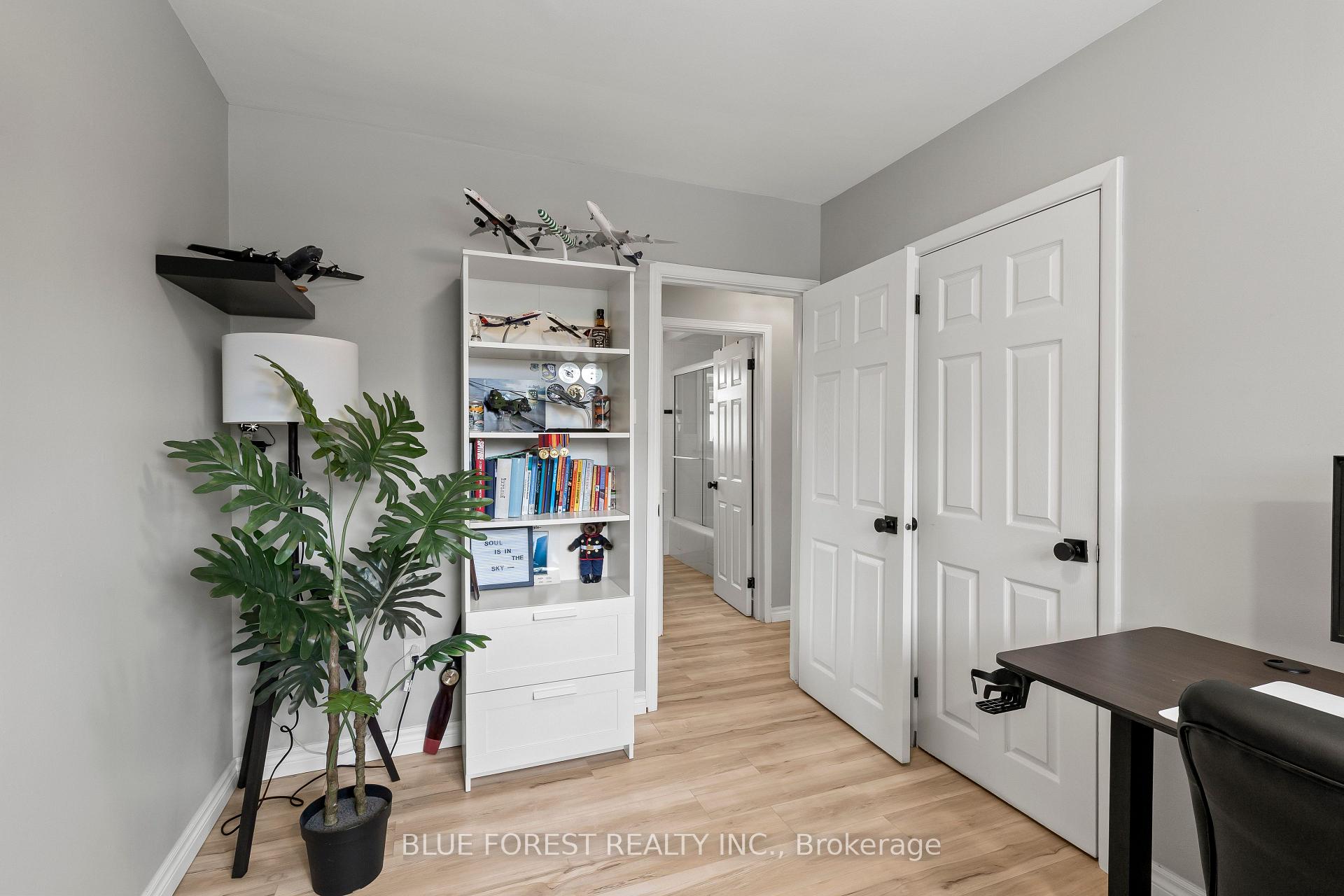 Photo 20 of 436 Baseline Road E, London, South G — HOMEH