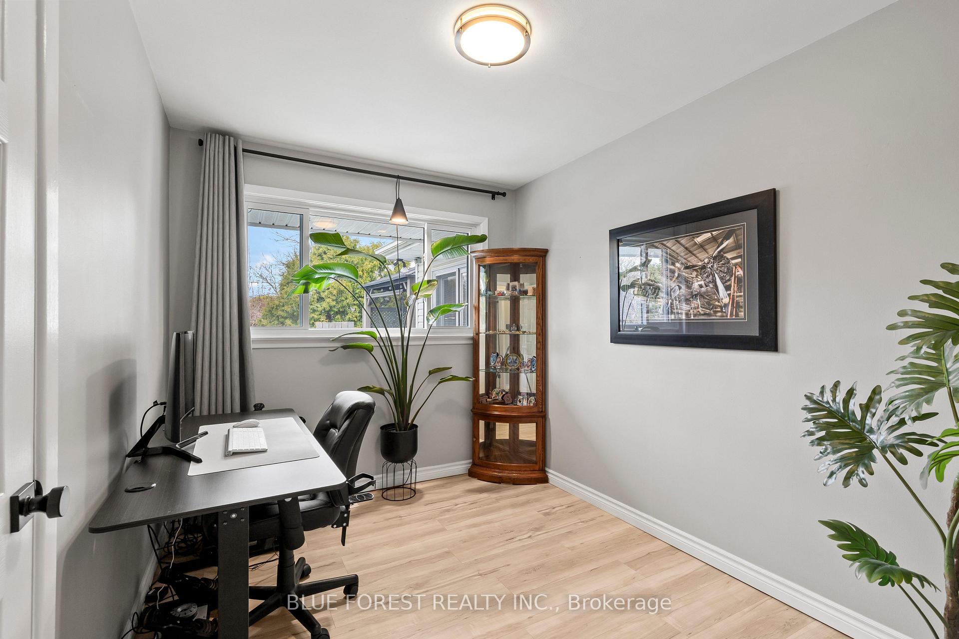 Photo 21 of 436 Baseline Road E, London, South G — HOMEH