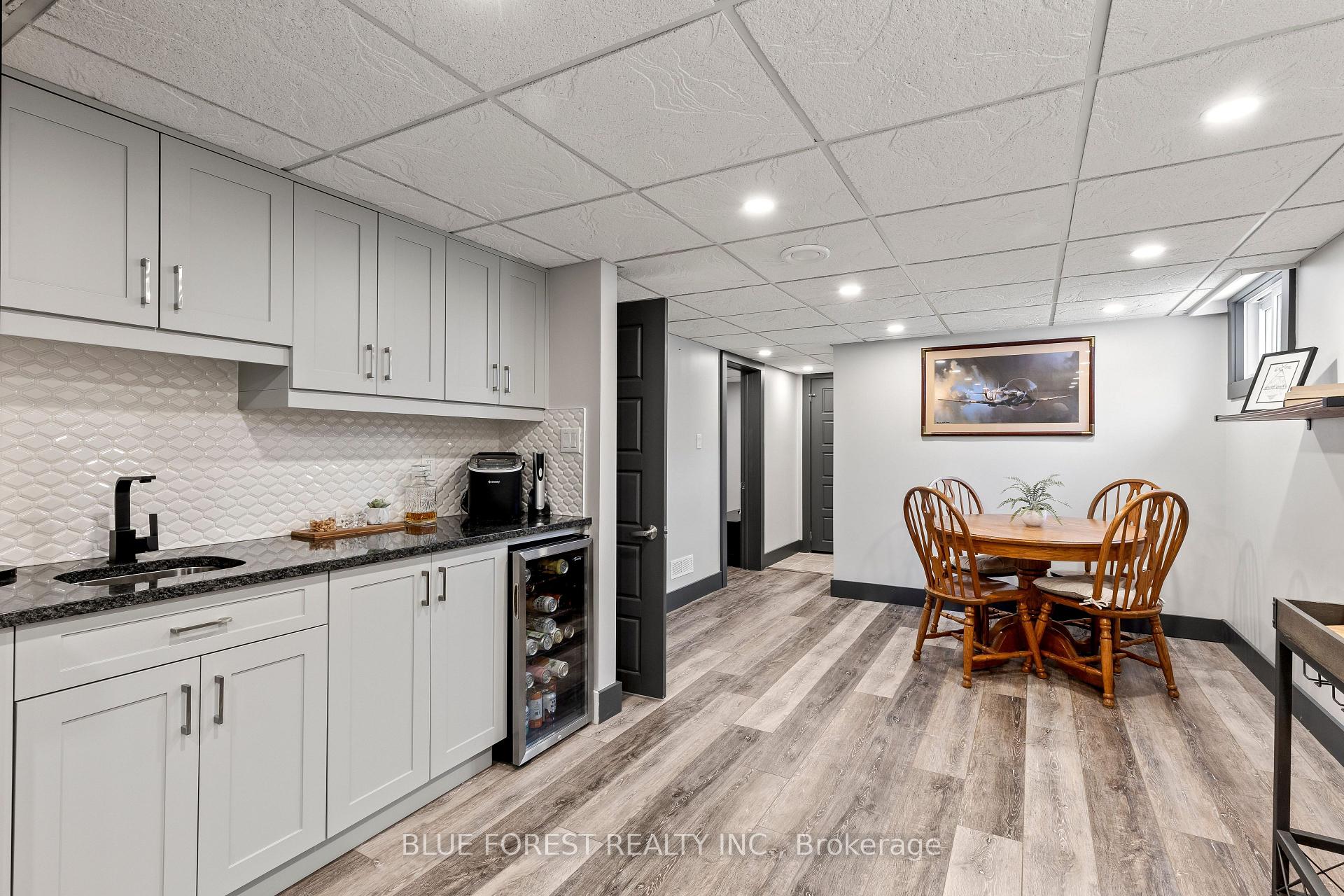 Photo 32 of 436 Baseline Road E, London, South G — HOMEH