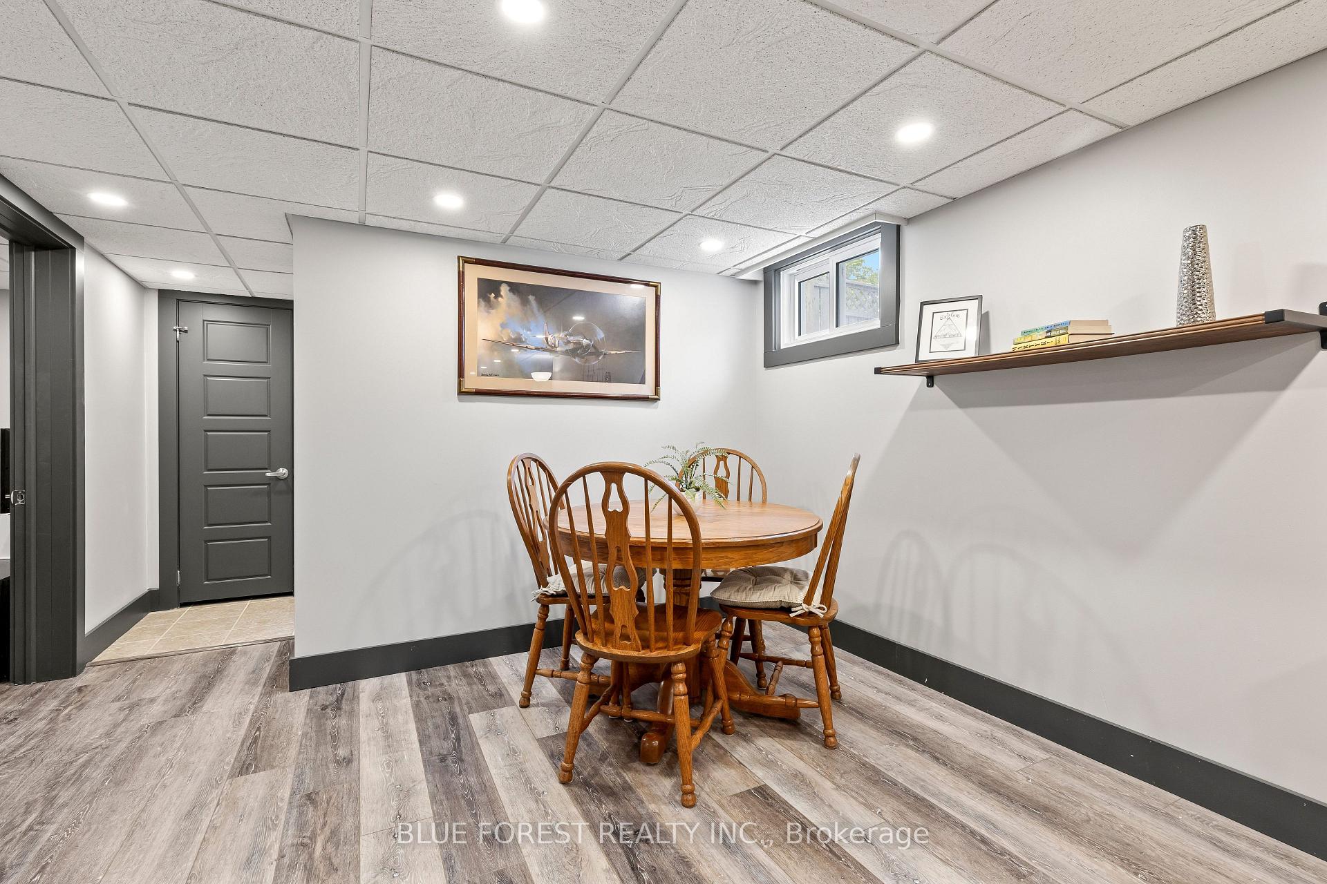 Photo 35 of 436 Baseline Road E, London, South G — HOMEH