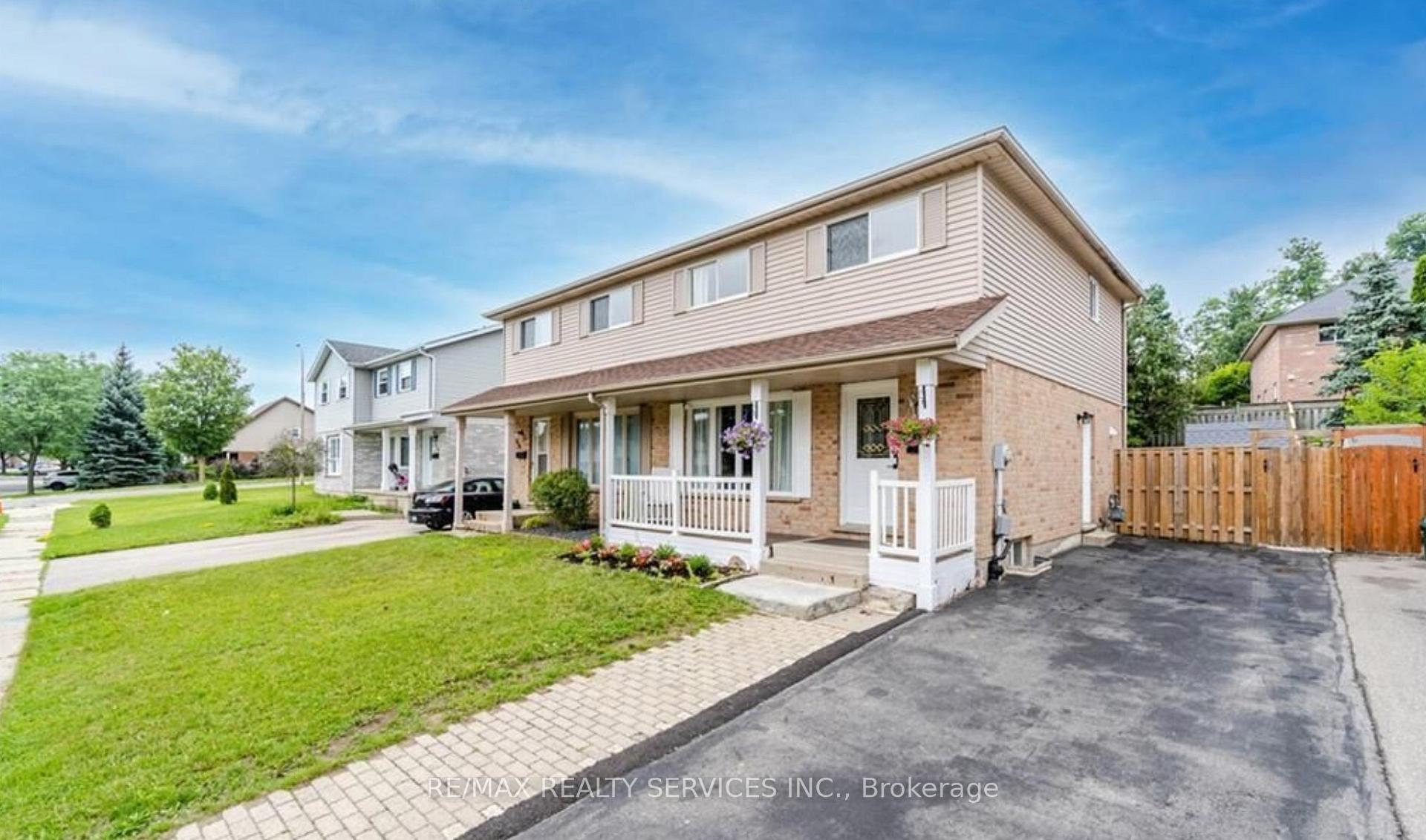 Photo 2 of 322 Benesfort Crescent, Kitchener, Victoria Hills — HOMEH
