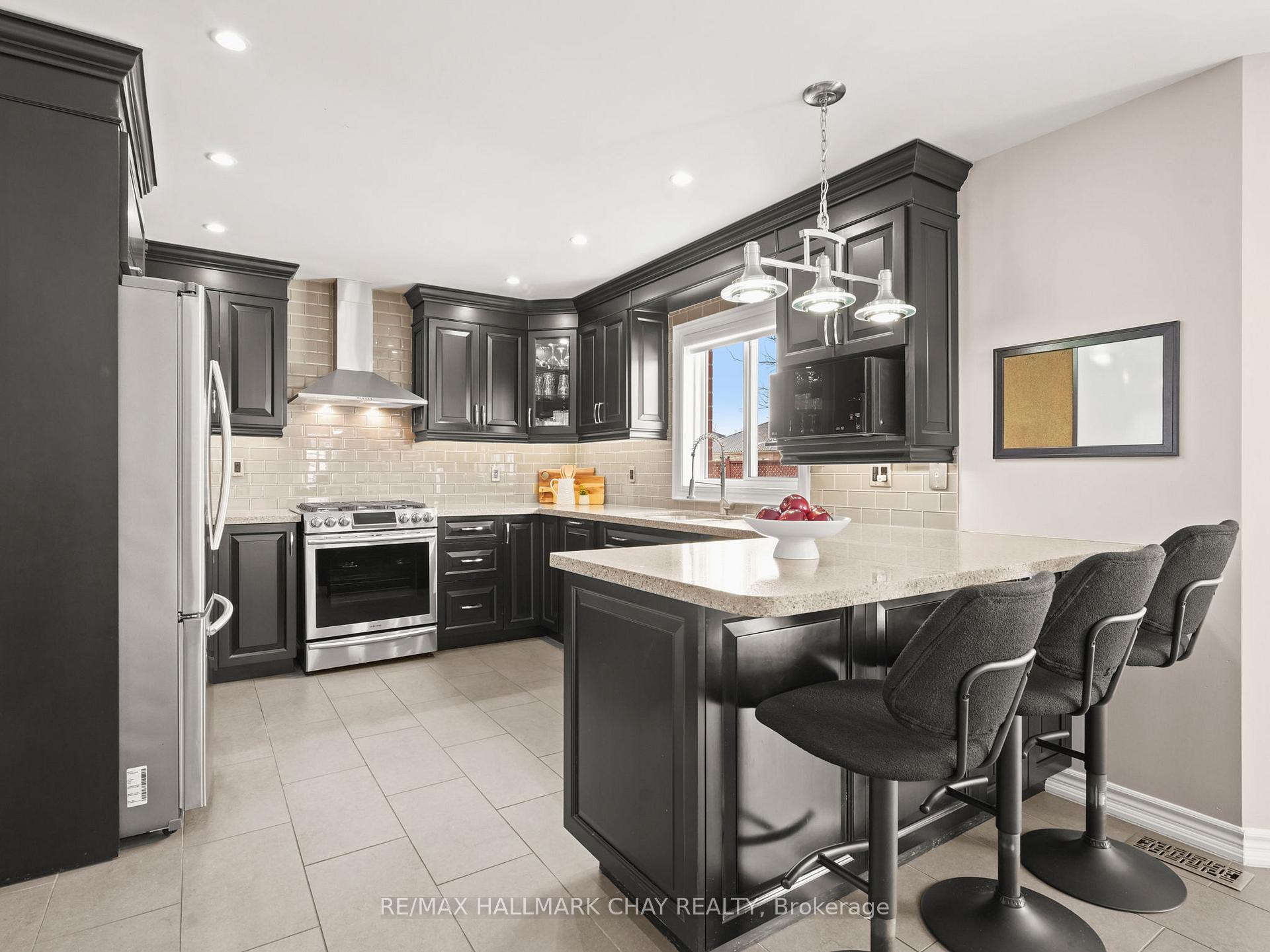 Photo 18 of 2292 Jack Crescent, Innisfil, Alcona — HOMEH