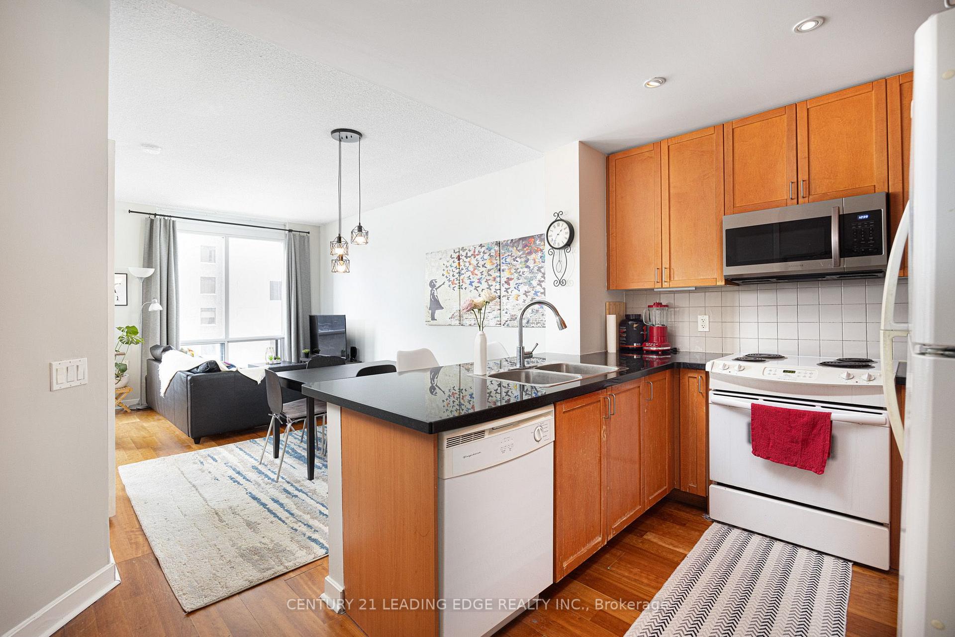 Photo 3 of Unit 1413, 85 Bloor Street E, Toronto, Church-Yonge Corridor — HOMEH