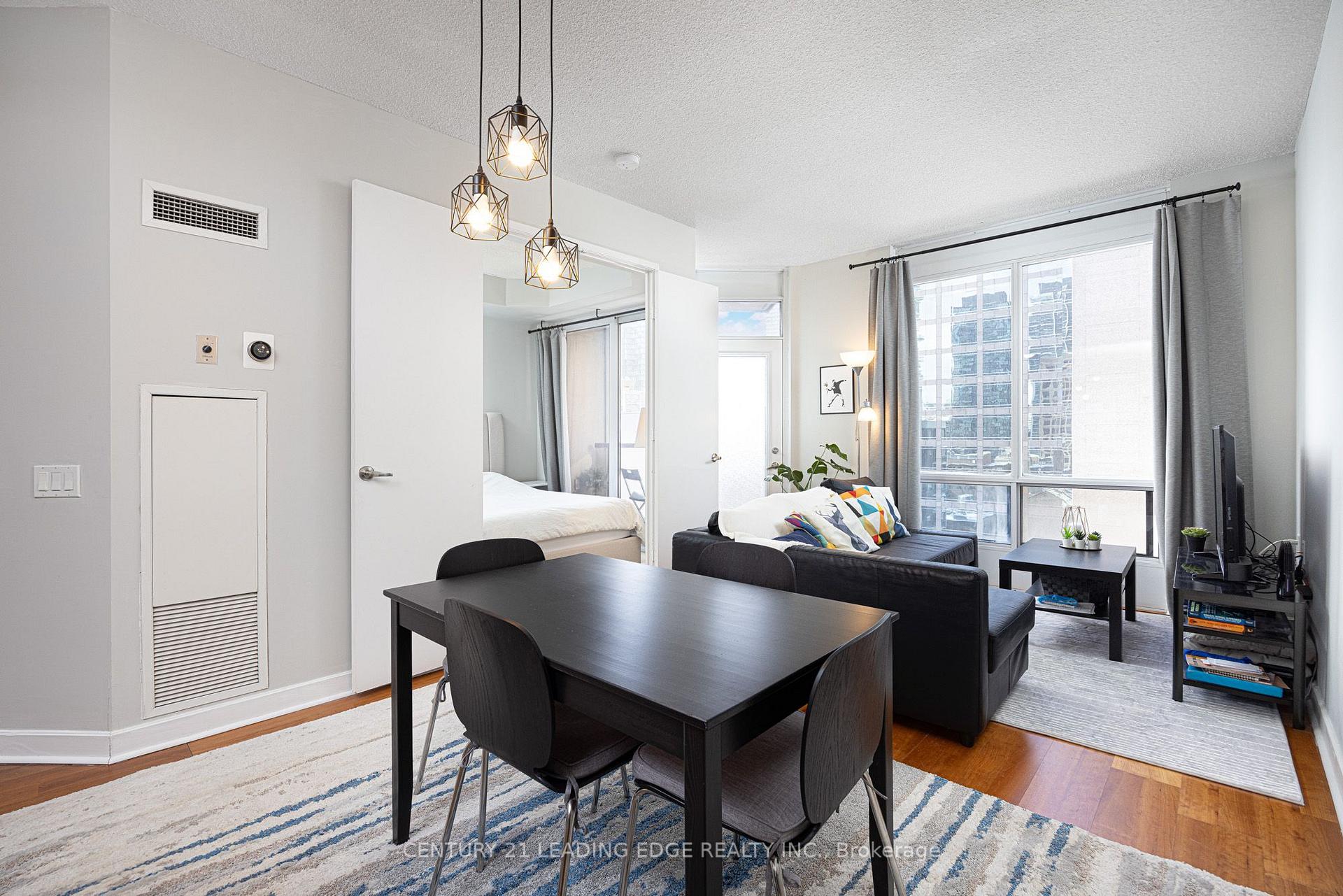 Photo 5 of Unit 1413, 85 Bloor Street E, Toronto, Church-Yonge Corridor — HOMEH