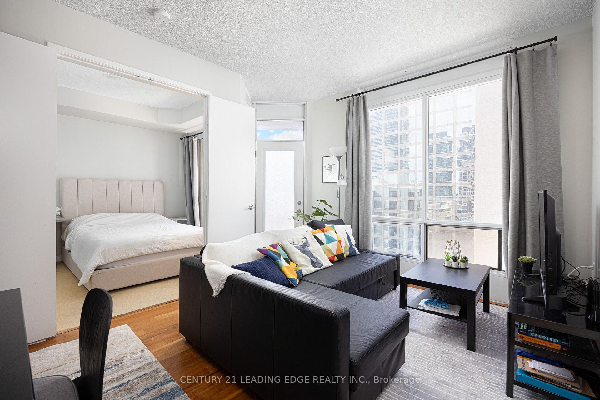 Photo 6 of Unit 1413, 85 Bloor Street E, Toronto, Church-Yonge Corridor — HOMEH