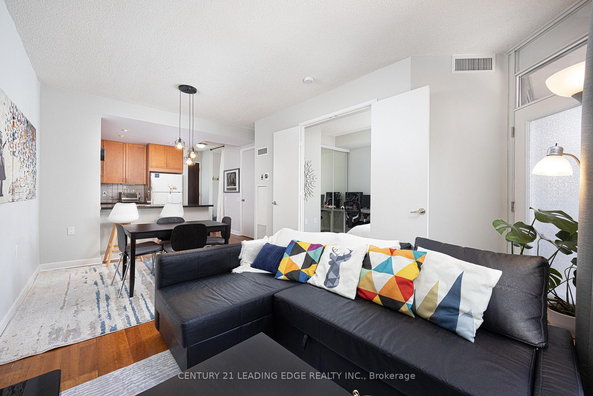 Photo 10 of Unit 1413, 85 Bloor Street E, Toronto, Church-Yonge Corridor — HOMEH