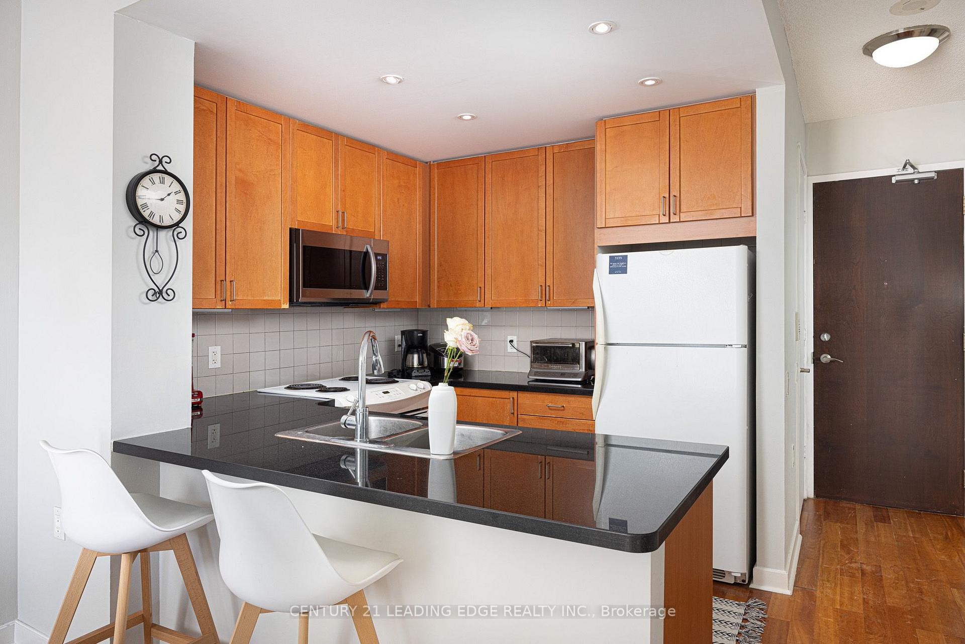Photo 12 of Unit 1413, 85 Bloor Street E, Toronto, Church-Yonge Corridor — HOMEH