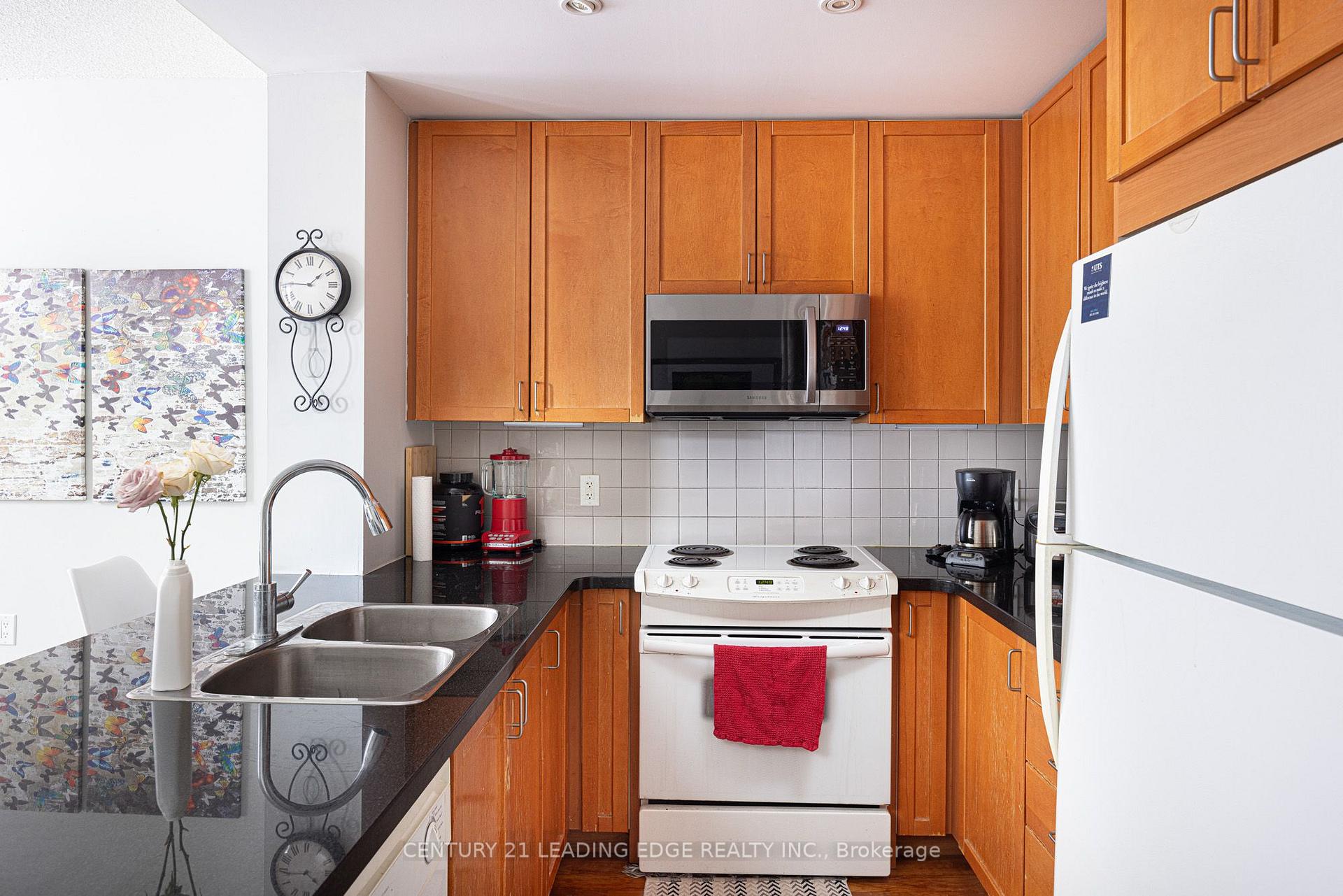 Photo 13 of Unit 1413, 85 Bloor Street E, Toronto, Church-Yonge Corridor — HOMEH