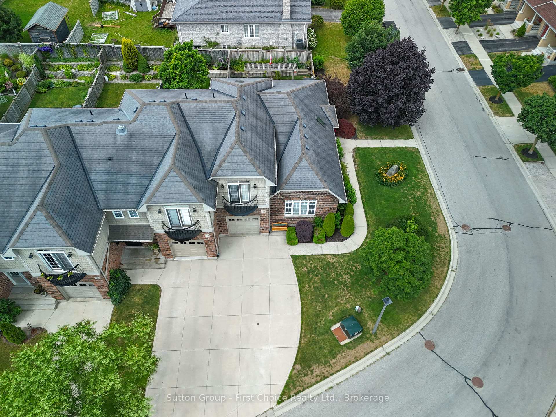 Photo 6 of 123 Long Drive, Stratford — HOMEH